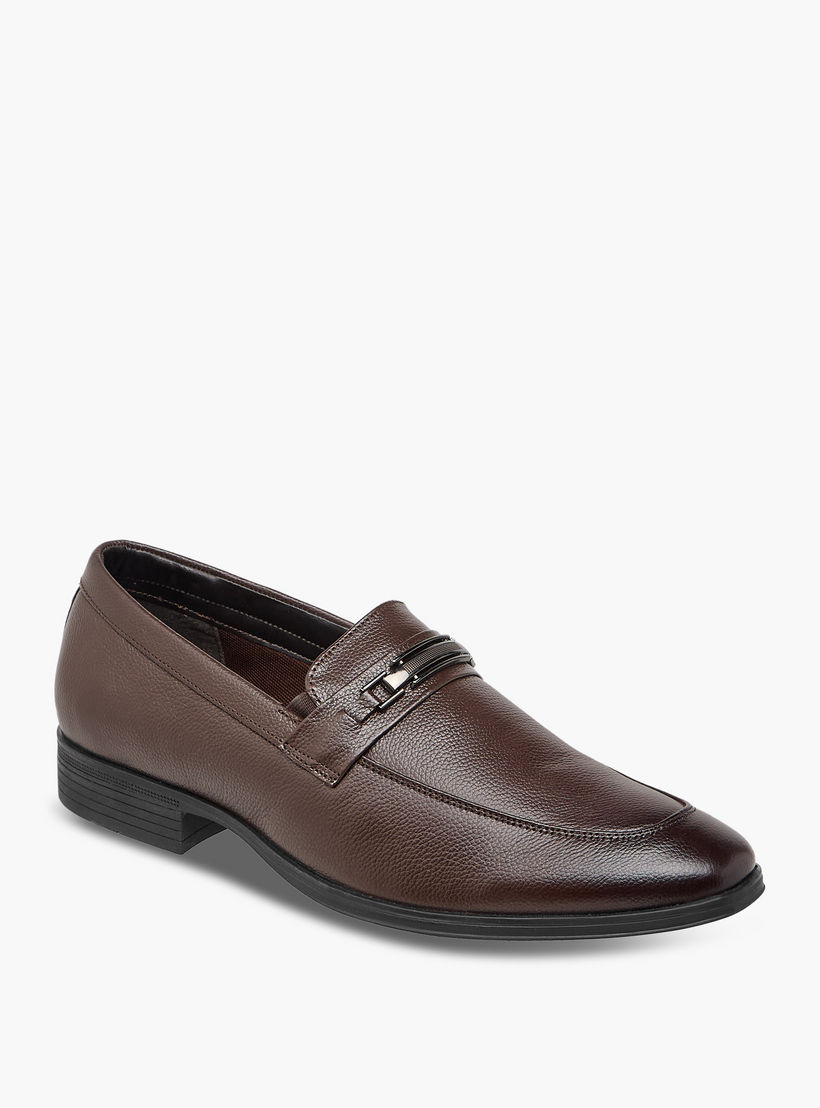 حذاء سهل الارتداء بزينة معدنية من أل بي أل من شو إكسبريس-men-shoes-formalshoes-image-2