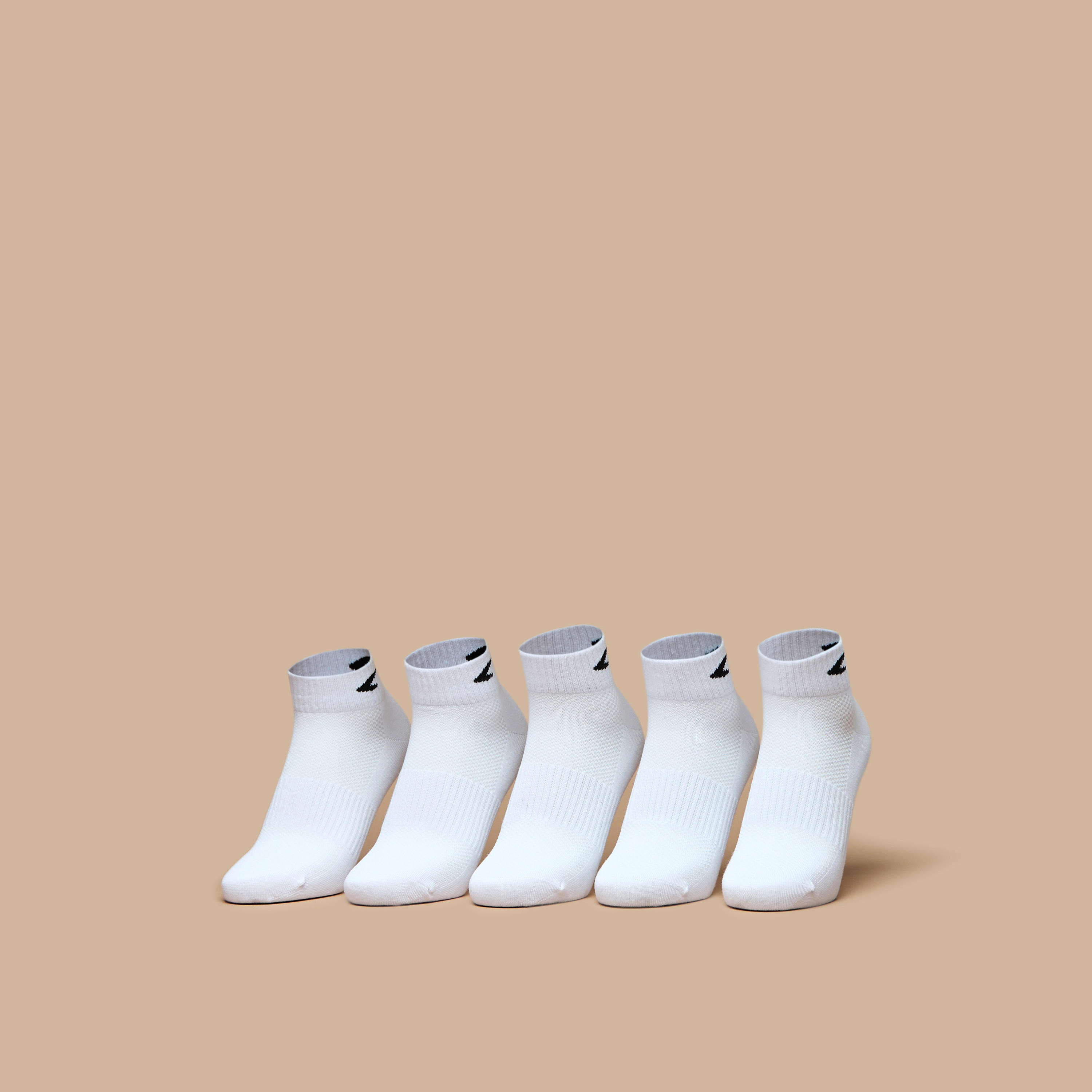 طقم جوارب رياضيّة 5 أزواج سادة بطول الكاحل من داش-women-socksandstockings-image-1