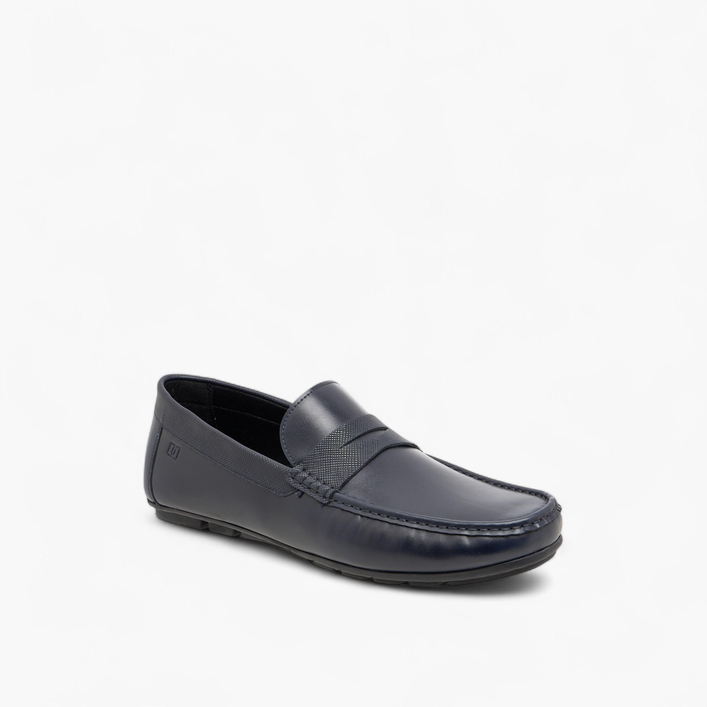 Duchini Men's Solid Slip-On Moccasins with Cut-Out Detail-men-shoes-loafersandmoccasins-image-2
