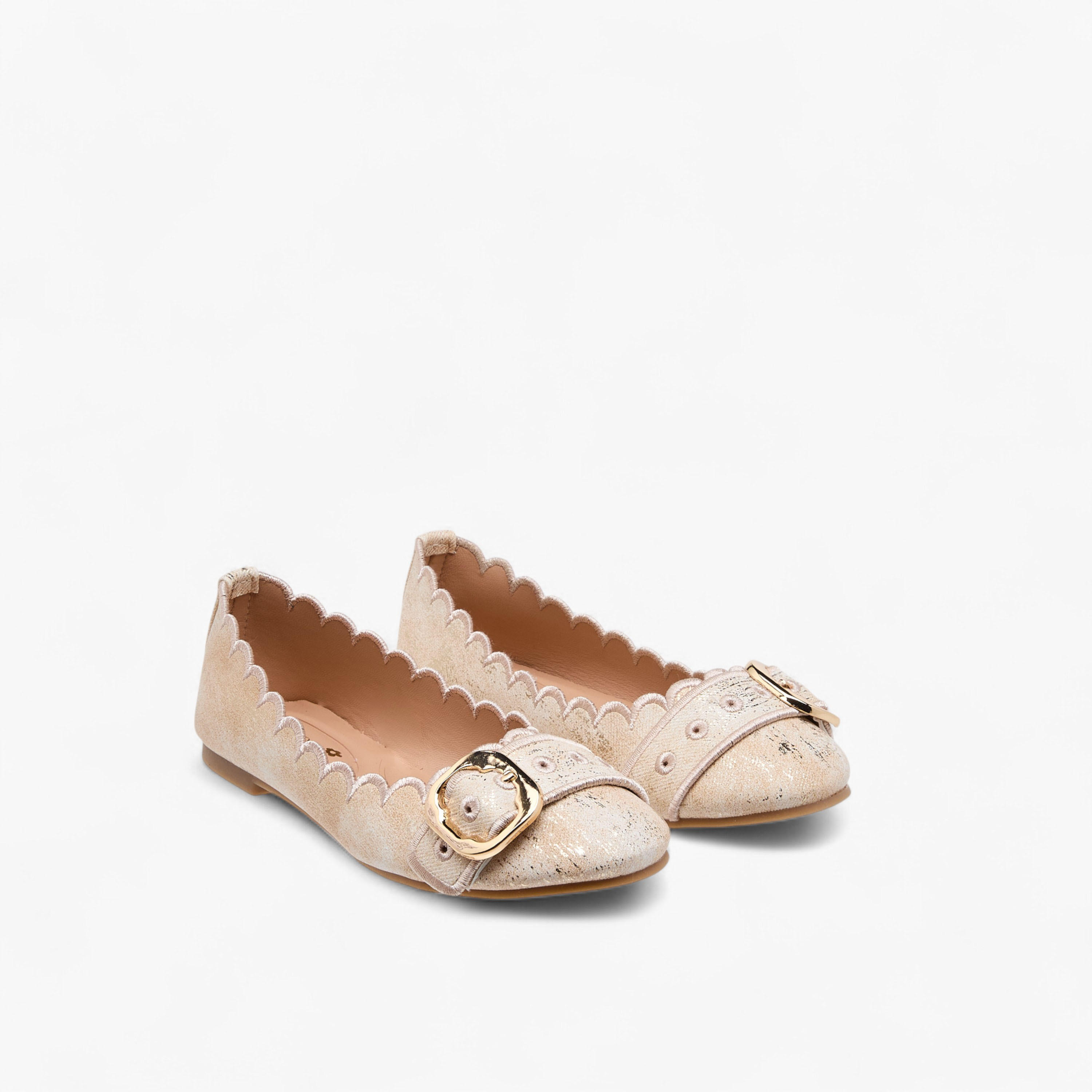 حذاء باليرينا سهل الارتداء بتفاصيل صدفية وزينة إبزيم من ليتل ميسي-girls-shoes-ballerinas-image-1