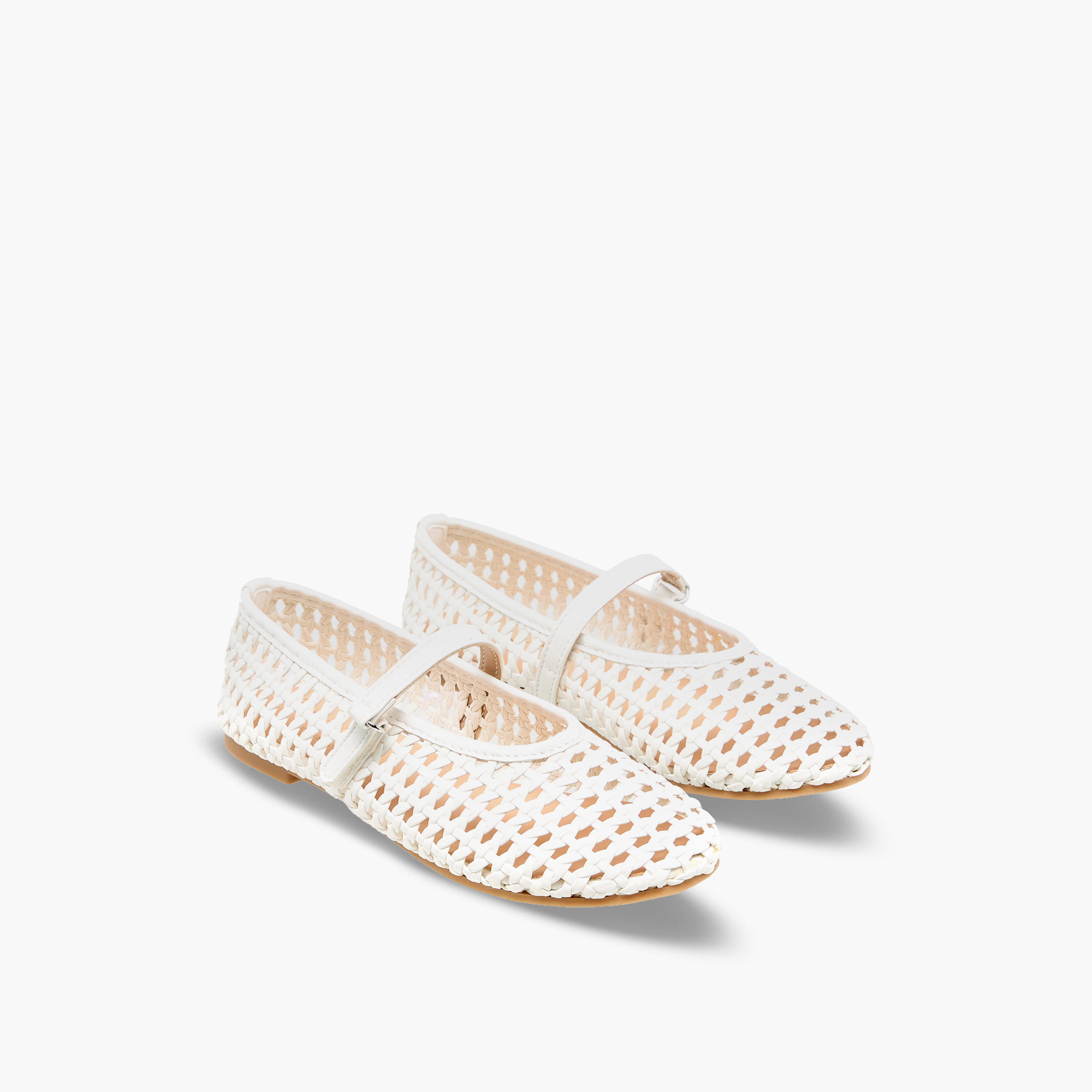 حذاء ماري جين بتفاصيل مفرغة للبنات من ليتل ميسي-girls-shoes-maryjanes-image-1