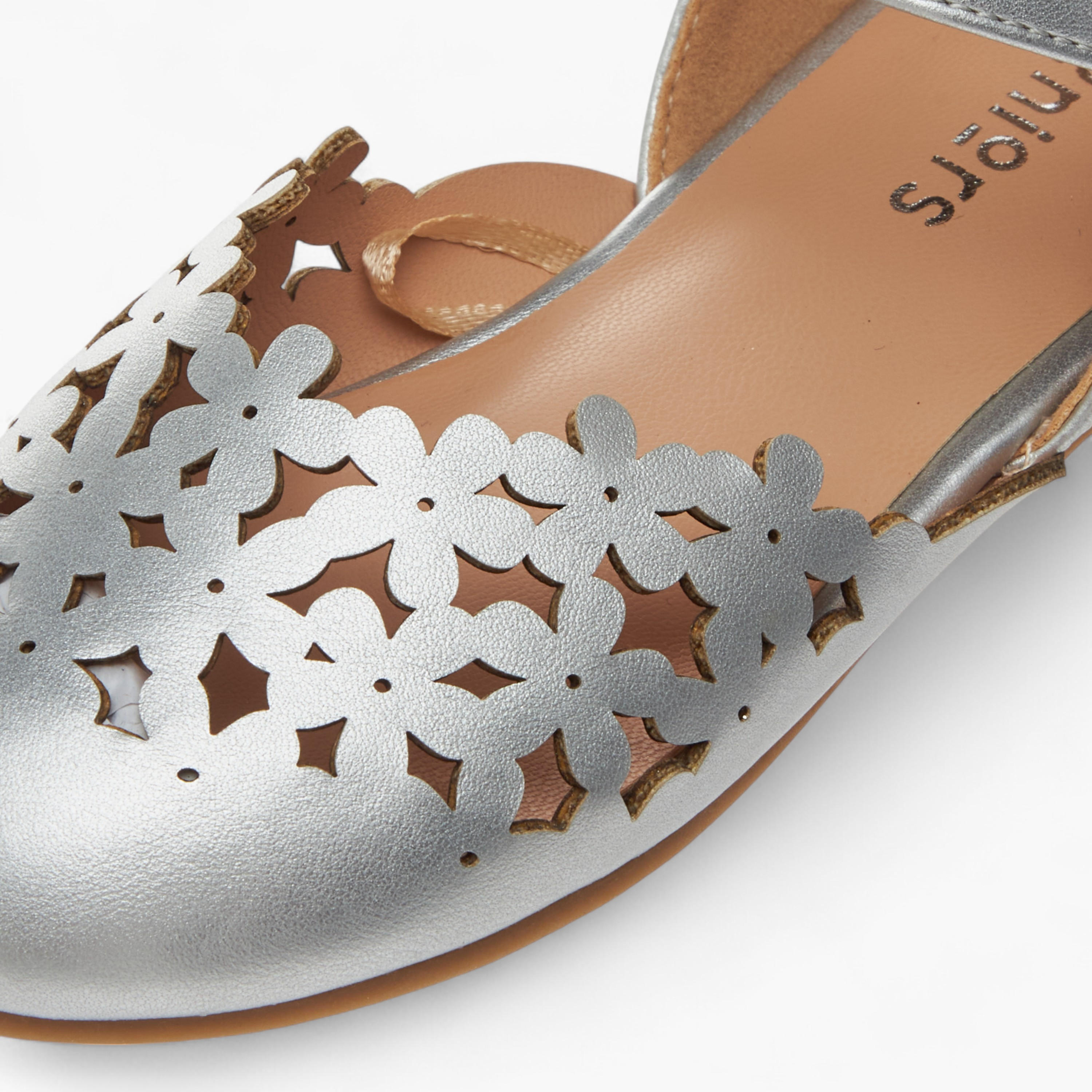 Juniors Cut-Out Detail Ballerina Shoes with Hook and Loop Closure-girls-shoes-ballerinas-image-6