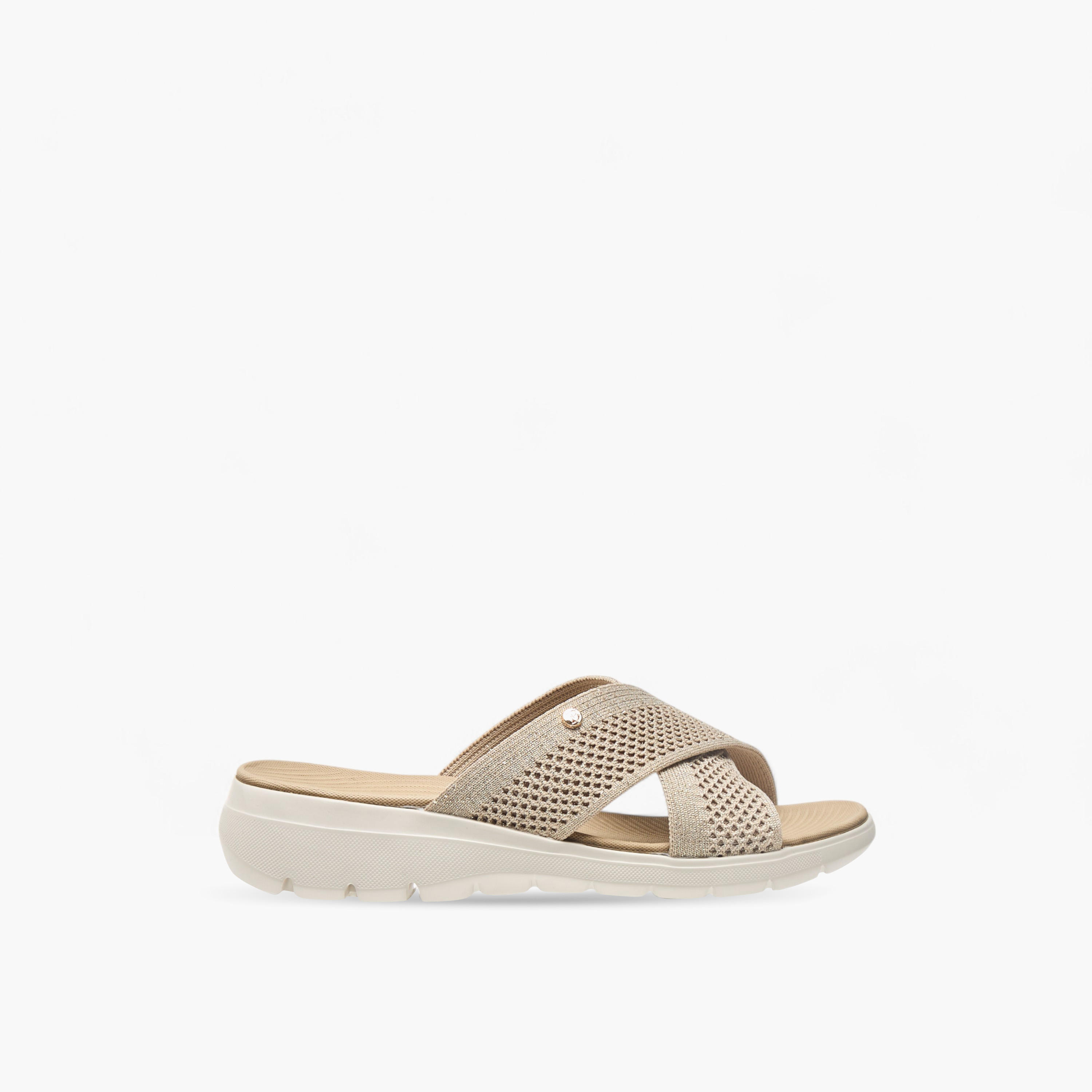 صندل مريح سهل الارتداء بارز الملمس بأحزمة متقاطعة من فلورا بيلا-women-shoes-sandals-heeled-image-3