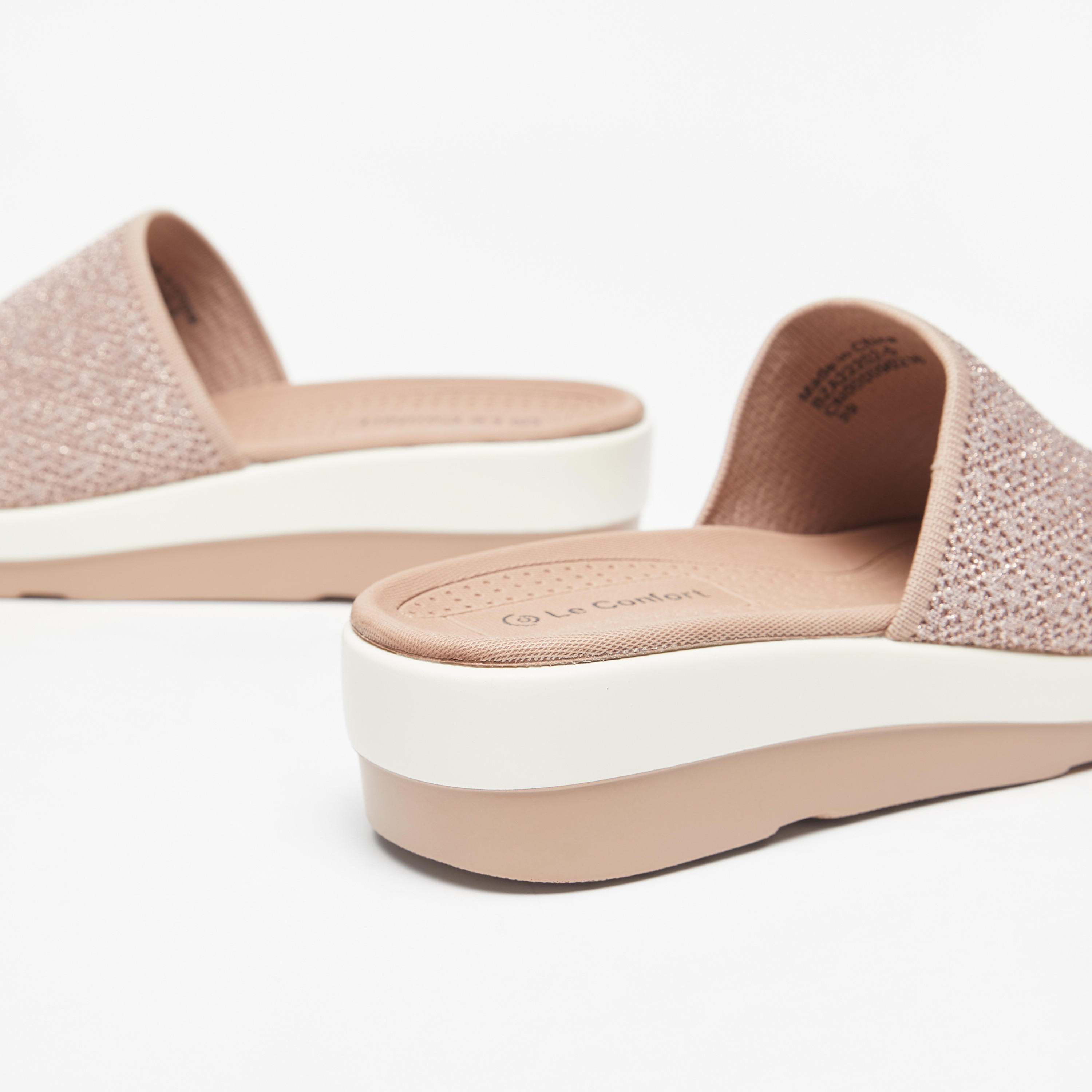 صندل بارز الملمس وسهل الارتداء من لو كونفورت-women-shoes-flats-sandals-image-14