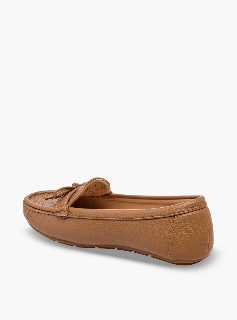 حذاء موكاسين نسائي مريح بتفاصيل مفرغة راقية من لو كونفورت-women-shoes-loafersandmoccasins-image-5