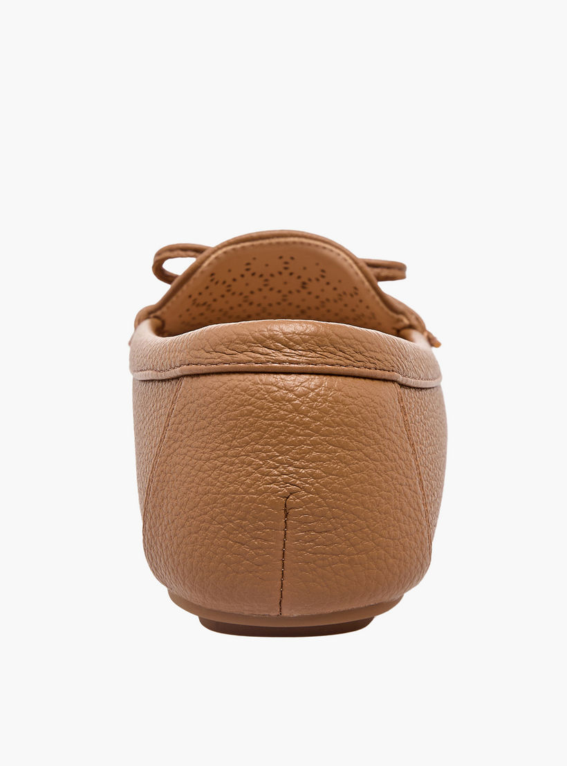 حذاء موكاسين نسائي مريح بتفاصيل مفرغة راقية من لو كونفورت-women-shoes-loafersandmoccasins-image-8