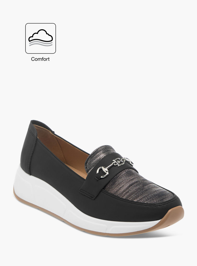 حذاء مريح بارز الملمس بكعب ويدج وزينة معدنية من فلورا بيلا-women-shoes-loafersandmoccasins-image-2