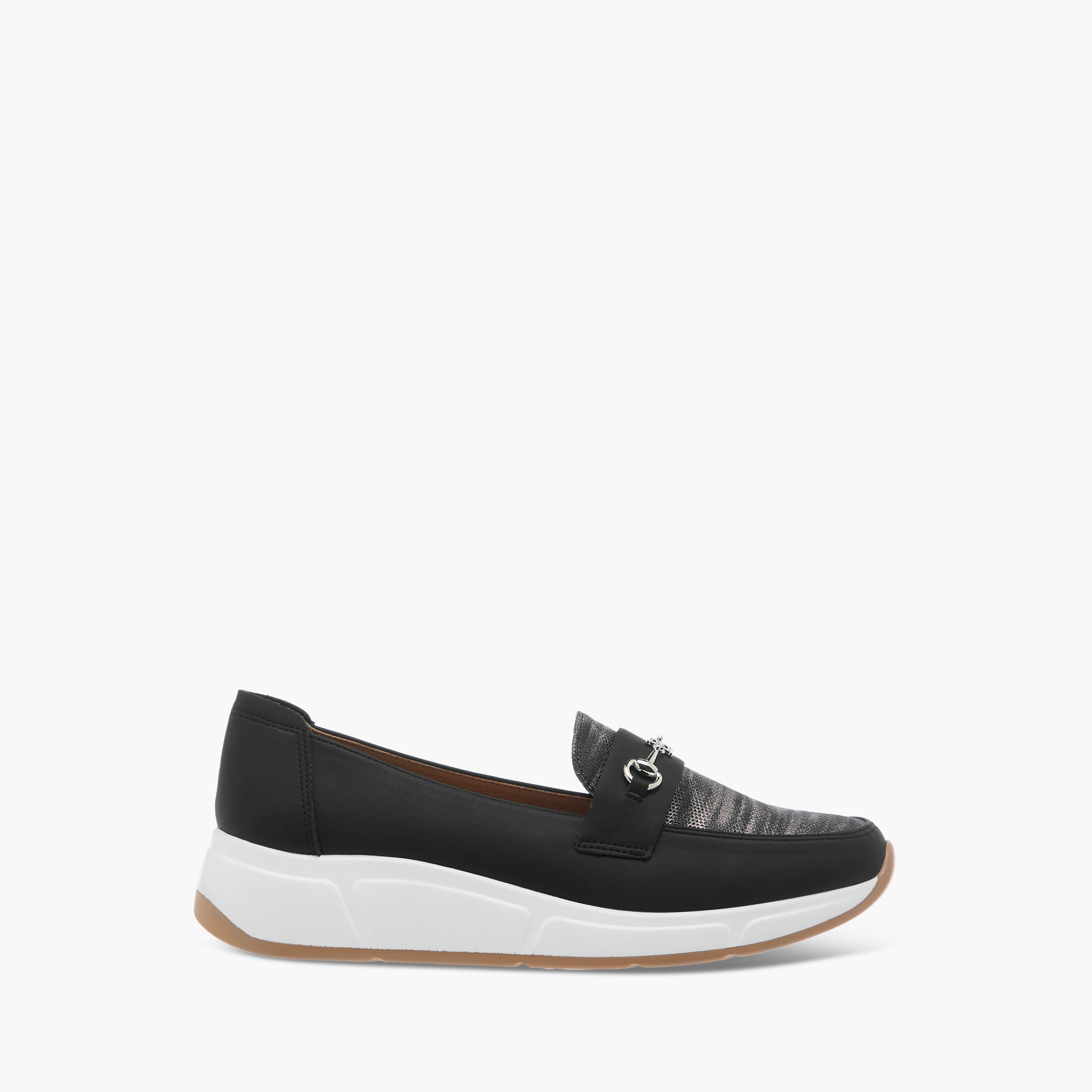 حذاء مريح بارز الملمس بكعب ويدج وزينة معدنية من فلورا بيلا-women-shoes-loafersandmoccasins-image-3