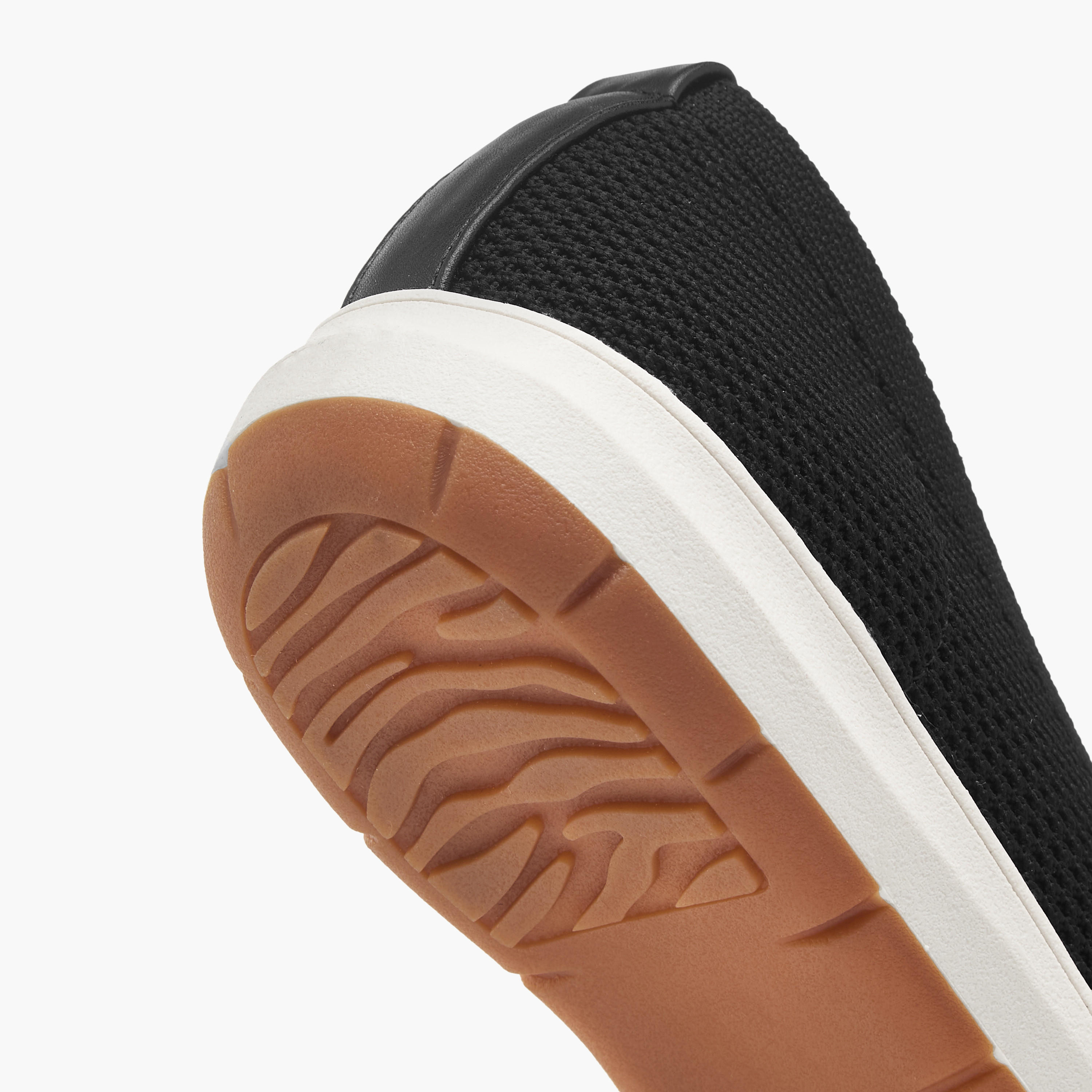 حذاء سهل الارتداء شبك مريح بتفاصيل مفرغة من لو كونفورت-women-shoes-loafersandmoccasins-image-4