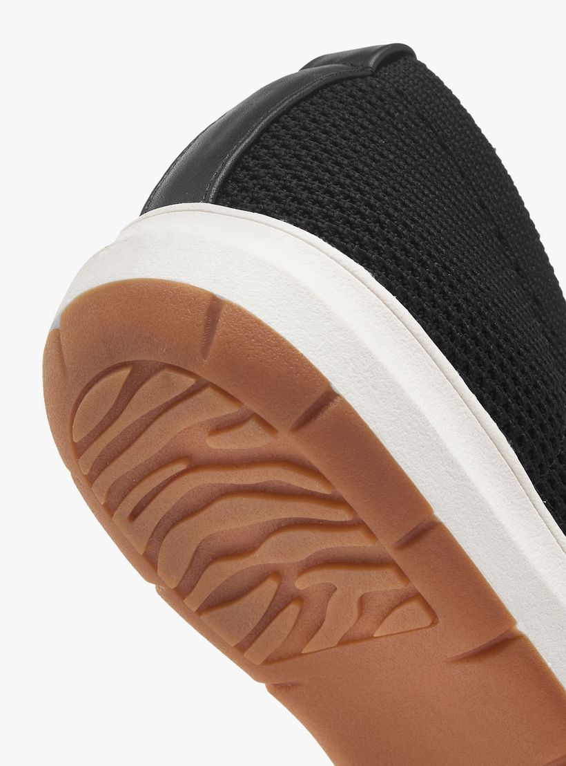 حذاء سهل الارتداء شبك مريح بتفاصيل مفرغة من لو كونفورت-women-shoes-loafersandmoccasins-image-4