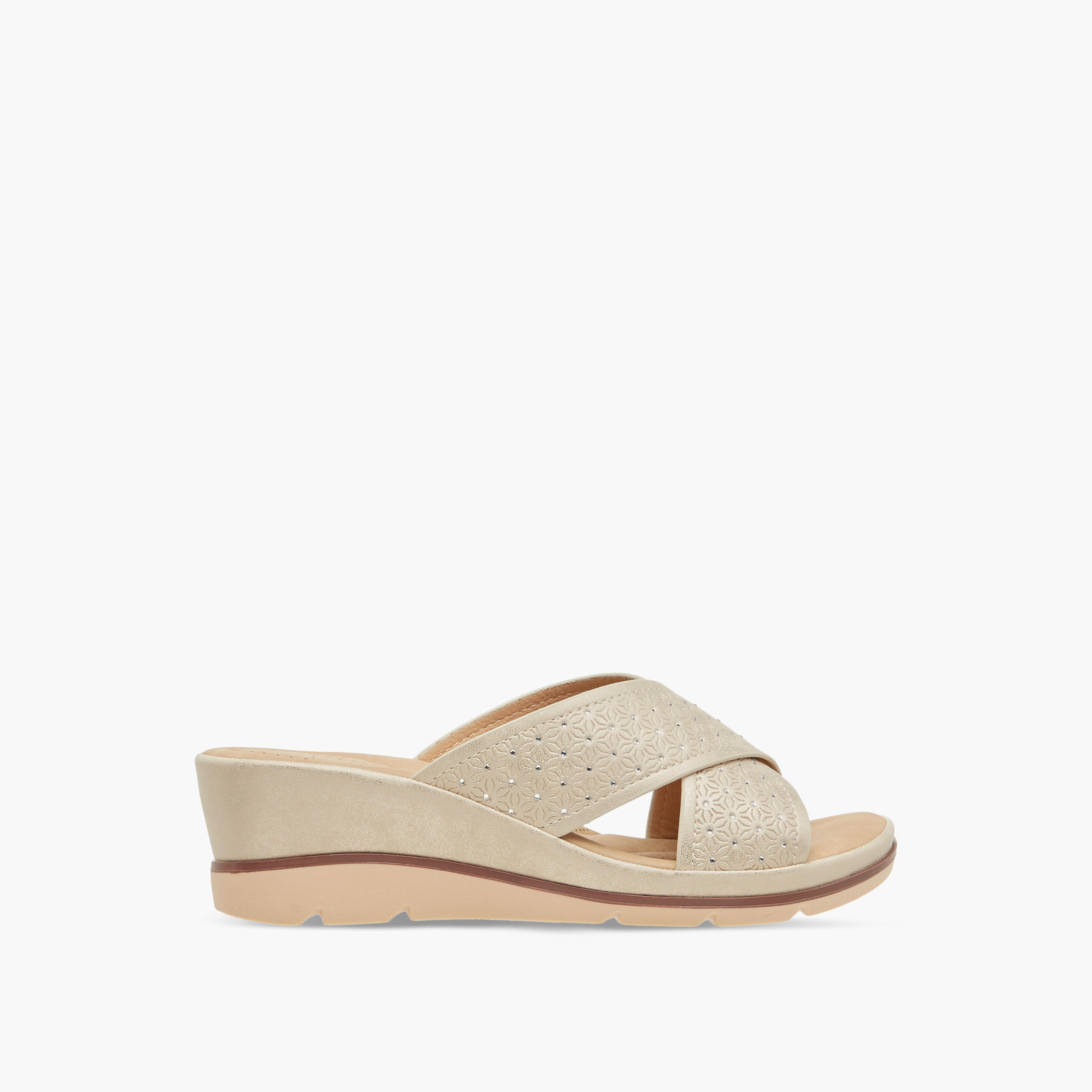 صندل مريح بارز الملمس سهل الارتداء بكعب ويدج وأزهار من لو كونفورت-women-shoes-sandals-heeled-image-3