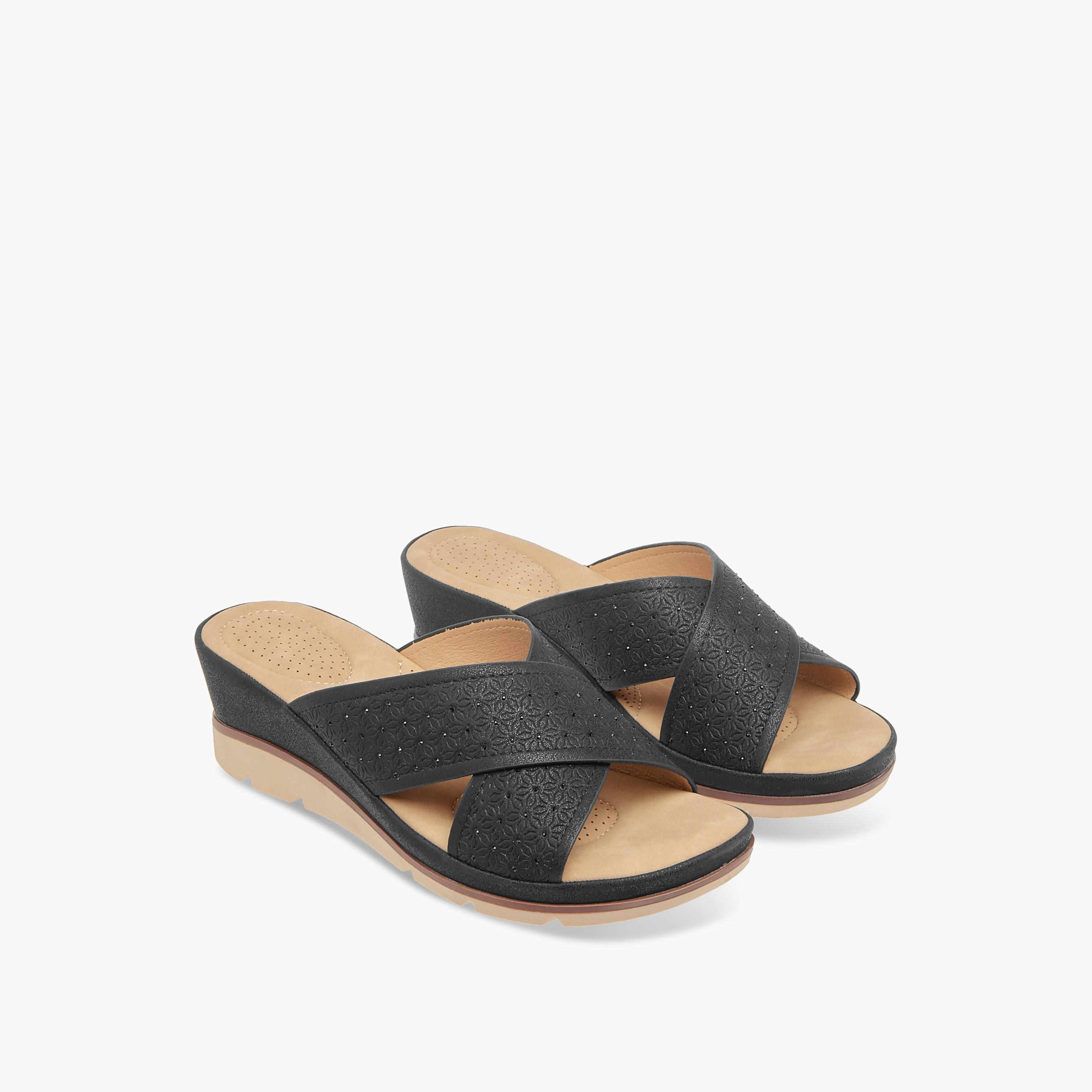 صندل مريح بارز الملمس سهل الارتداء بكعب ويدج وأزهار من لو كونفورت-women-shoes-sandals-heeled-image-1