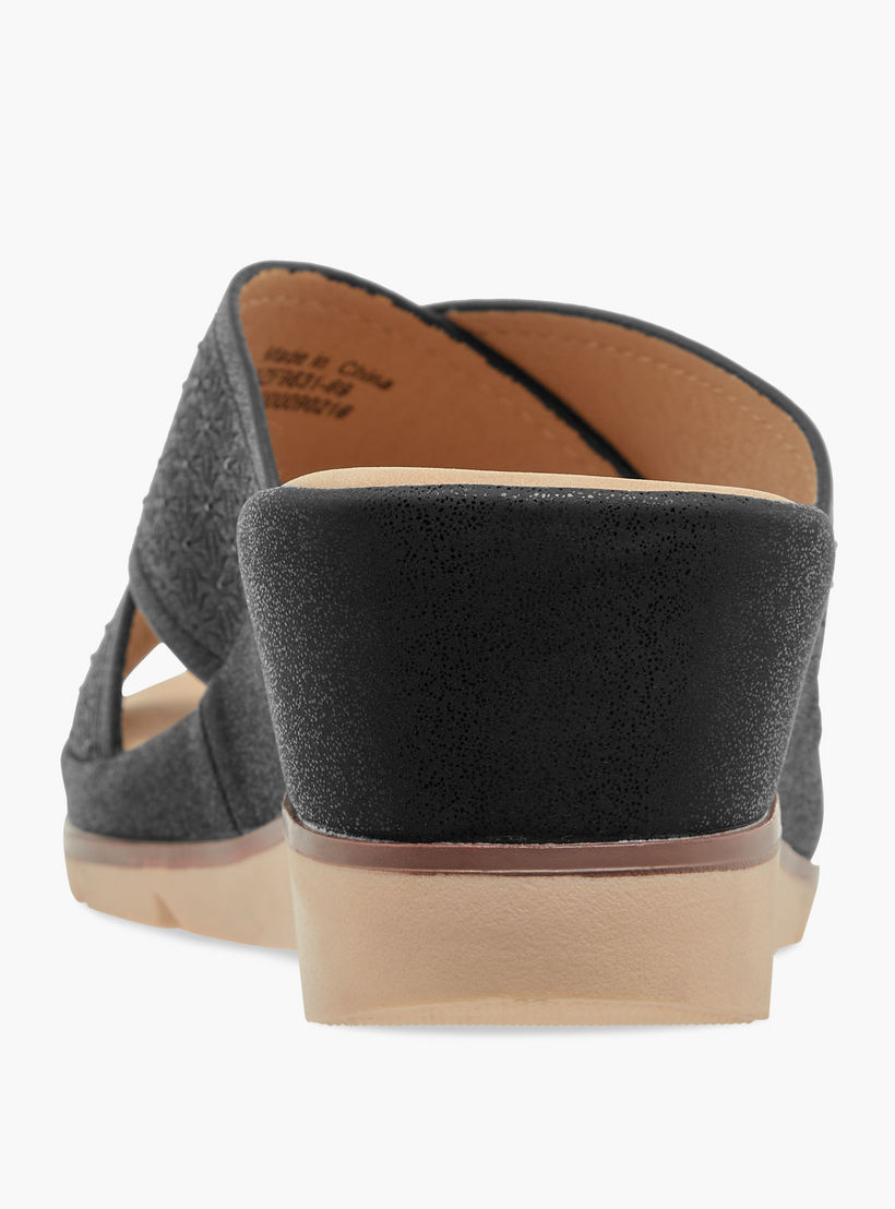صندل مريح بارز الملمس سهل الارتداء بكعب ويدج وأزهار من لو كونفورت-women-shoes-sandals-heeled-image-5