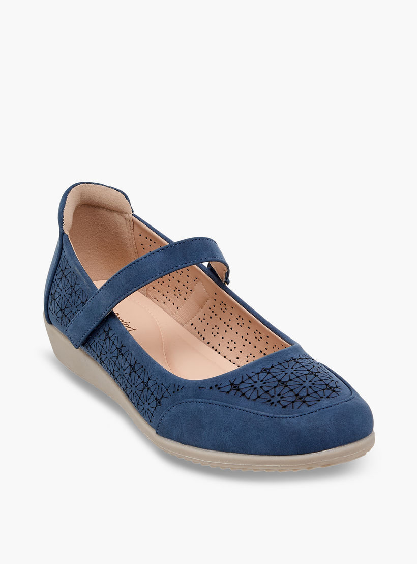 حذاء ماري جين بتفاصيل قص ليزر للنساء من لو كونفورت-women-shoes-ballerinas-image-2