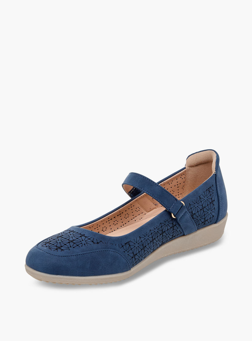 حذاء ماري جين بتفاصيل قص ليزر للنساء من لو كونفورت-women-shoes-ballerinas-image-4
