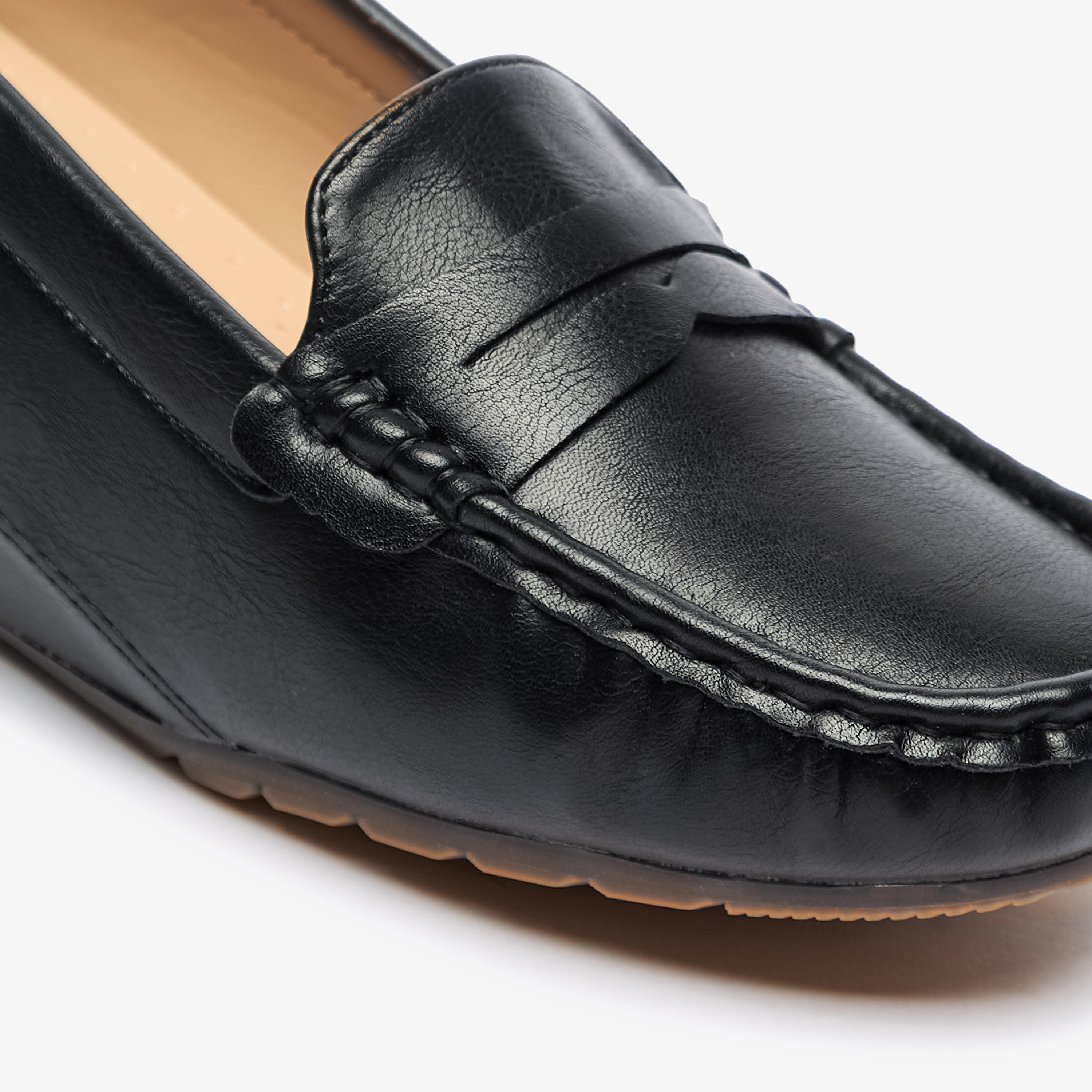 حذاء سادة سهل الارتداء بكعب ويدج من فلورا بيلا-women-shoes-loafersandmoccasins-image-5