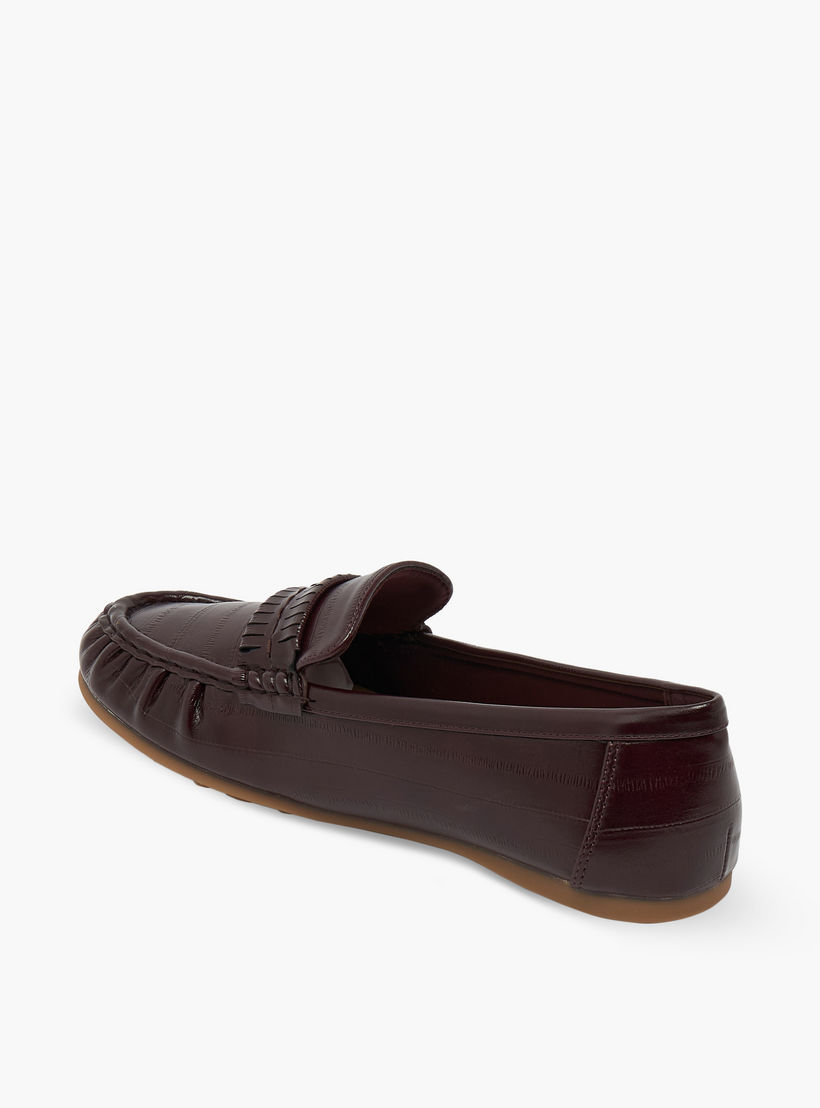 حذاء سهل الارتداء بتفاصيل شراشيب للنساء من فلورا بيلا-women-shoes-flats-moccasins-image-5
