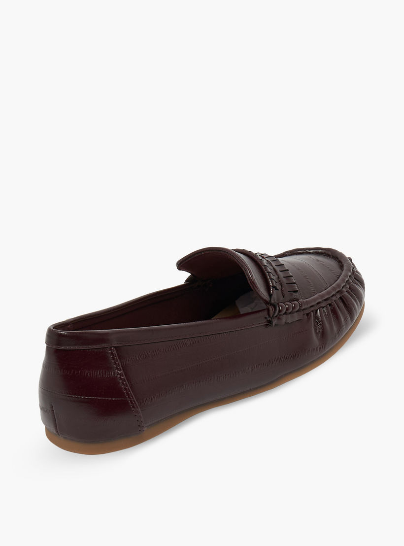 حذاء سهل الارتداء بتفاصيل شراشيب للنساء من فلورا بيلا-women-shoes-flats-moccasins-image-6