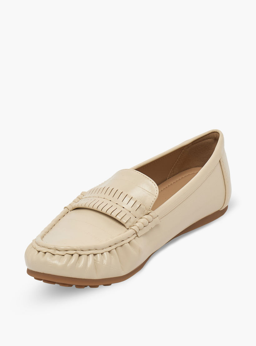 حذاء سهل الارتداء بتفاصيل شراشيب للنساء من فلورا بيلا-women-shoes-flats-moccasins-image-4