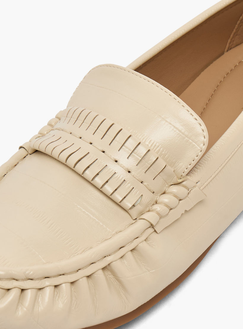 حذاء سهل الارتداء بتفاصيل شراشيب للنساء من فلورا بيلا-women-shoes-flats-moccasins-image-7