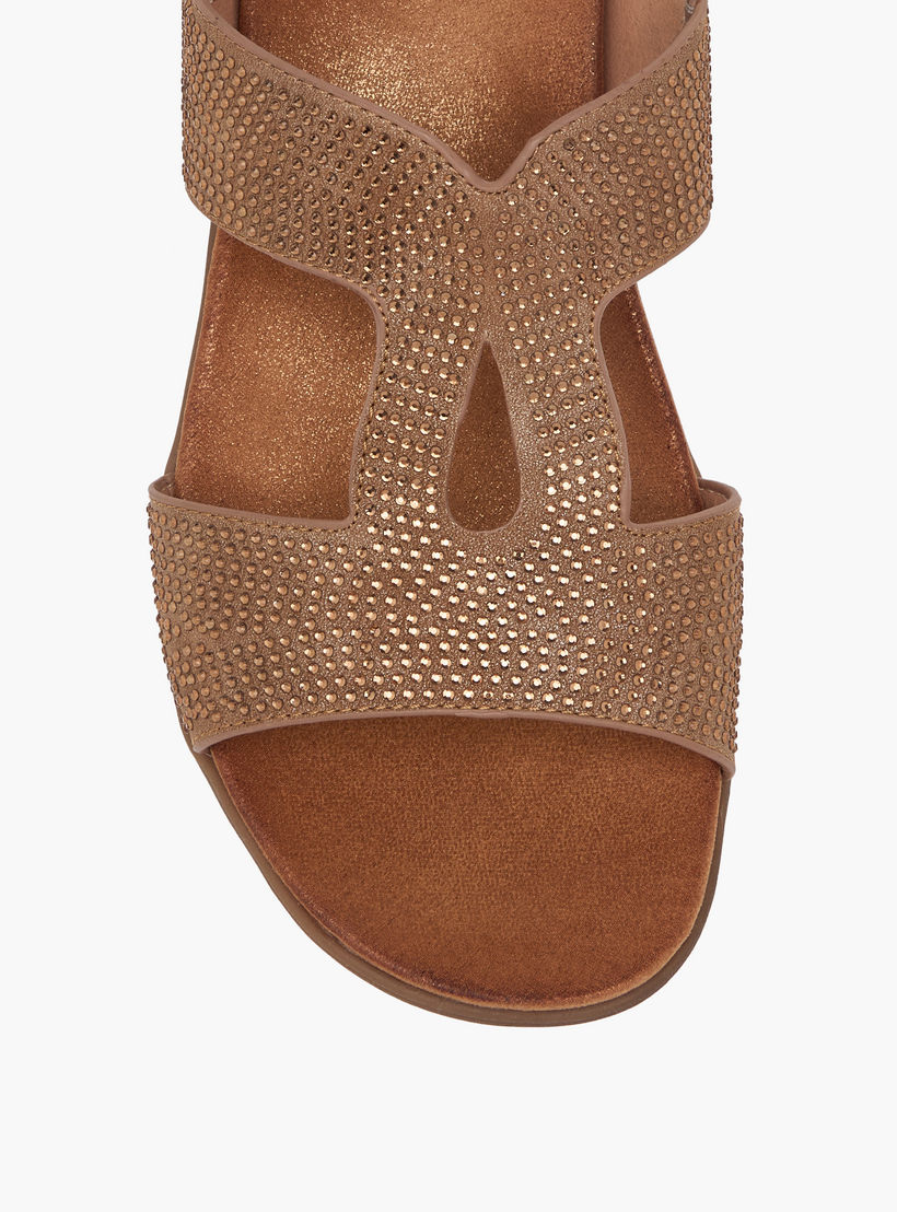 صندل مريح مزين بشريط إغلاق لاصق من لو كونفورت-women-shoes-flats-sandals-image-4