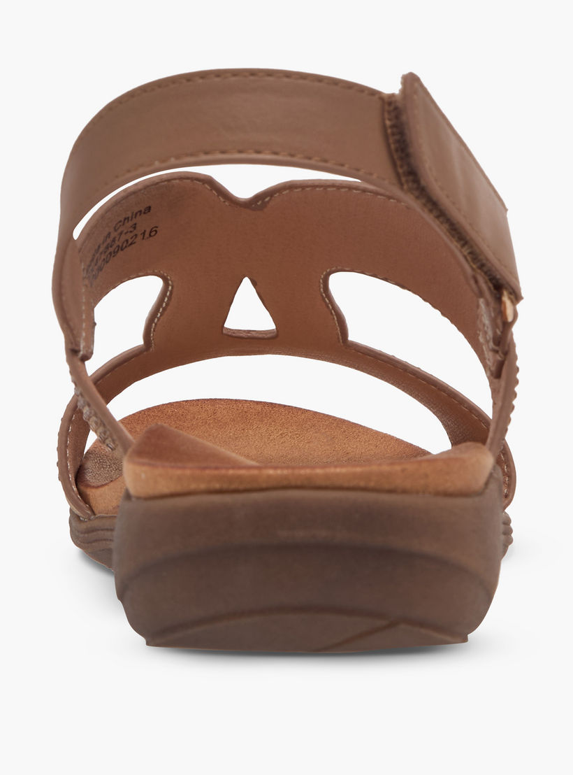 صندل مريح مزين بشريط إغلاق لاصق من لو كونفورت-women-shoes-flats-sandals-image-5