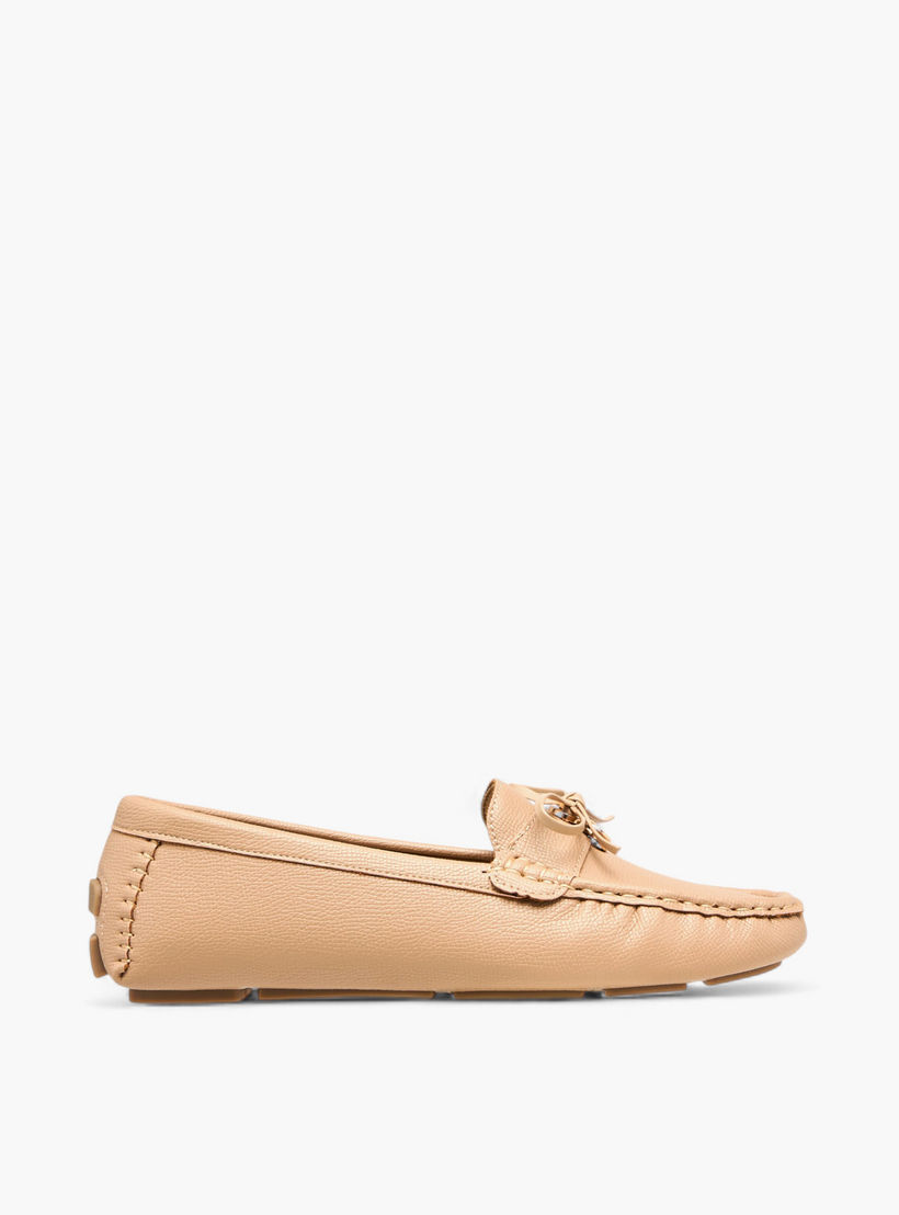 حذاء موكاسين بزينة فيونكة من لو كونفورت-women-shoes-loafersandmoccasins-image-3
