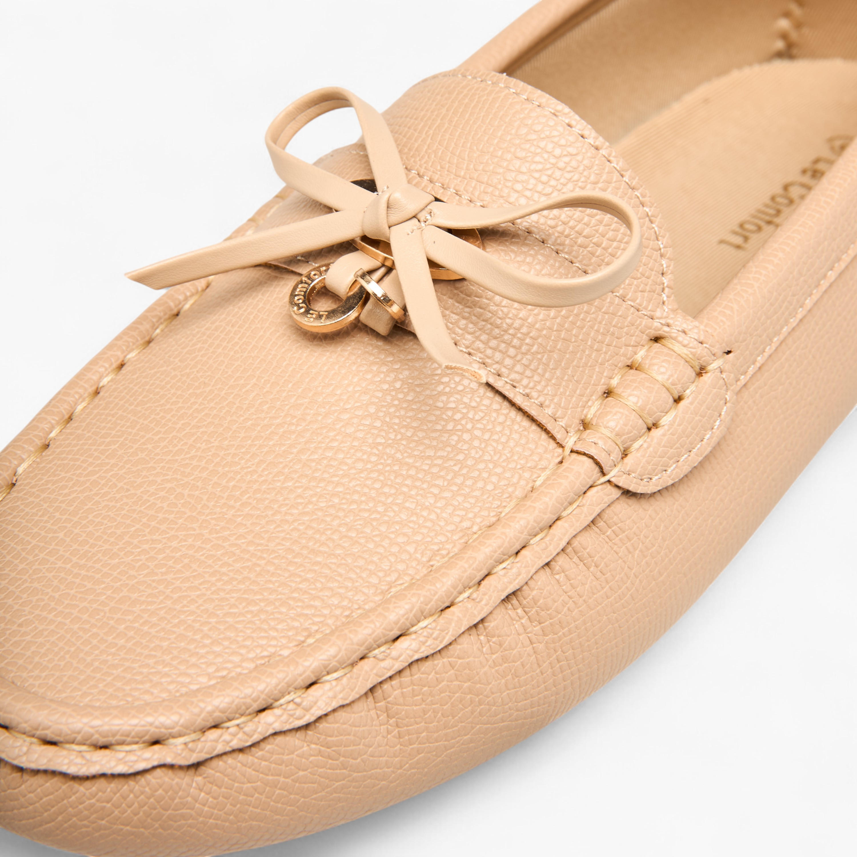 حذاء موكاسين بزينة فيونكة من لو كونفورت-women-shoes-loafersandmoccasins-image-4
