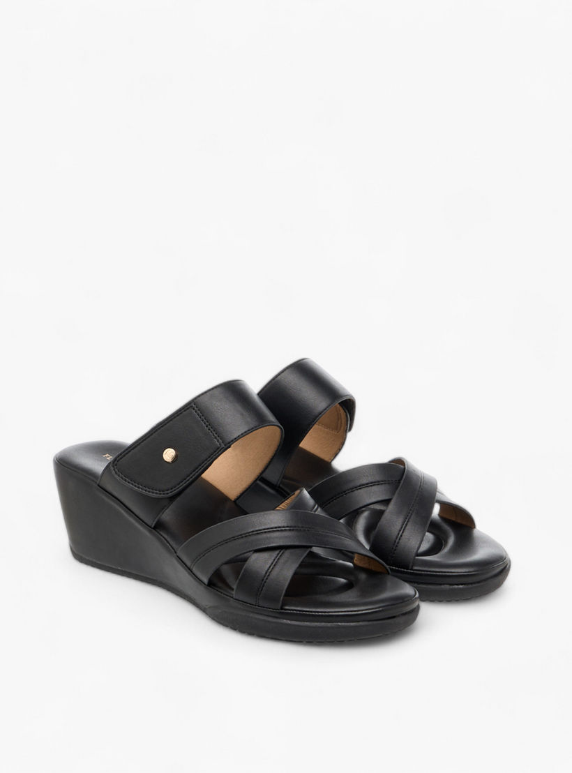 صندل مريح سهل الارتداء بارز الملمس بكعب ويدج من فلورا بيلا-women-shoes-sandals-heeled-image-1