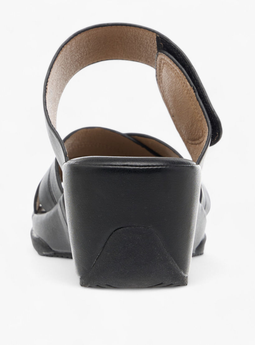 صندل مريح سهل الارتداء بارز الملمس بكعب ويدج من فلورا بيلا-women-shoes-sandals-heeled-image-5
