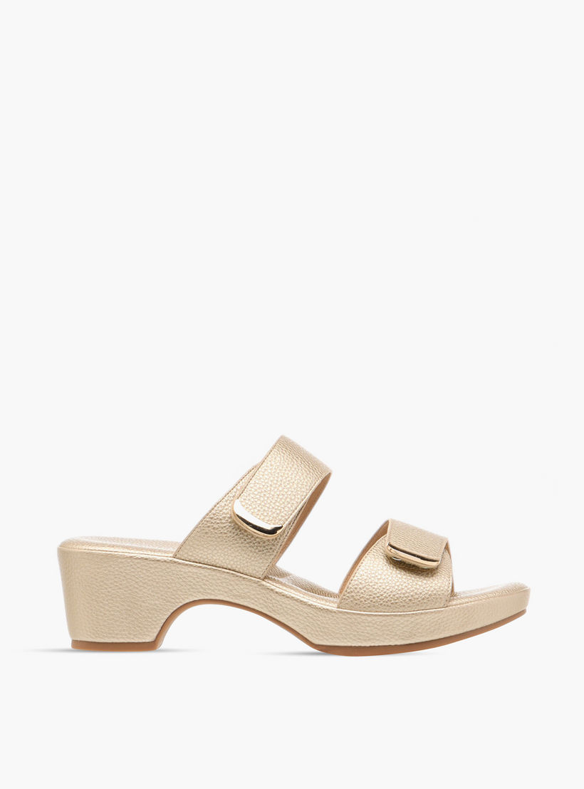 صندل مريح سهل الارتداء بارز الملمس بكعب سميك من فلورا بيلا-women-shoes-sandals-heeled-image-3