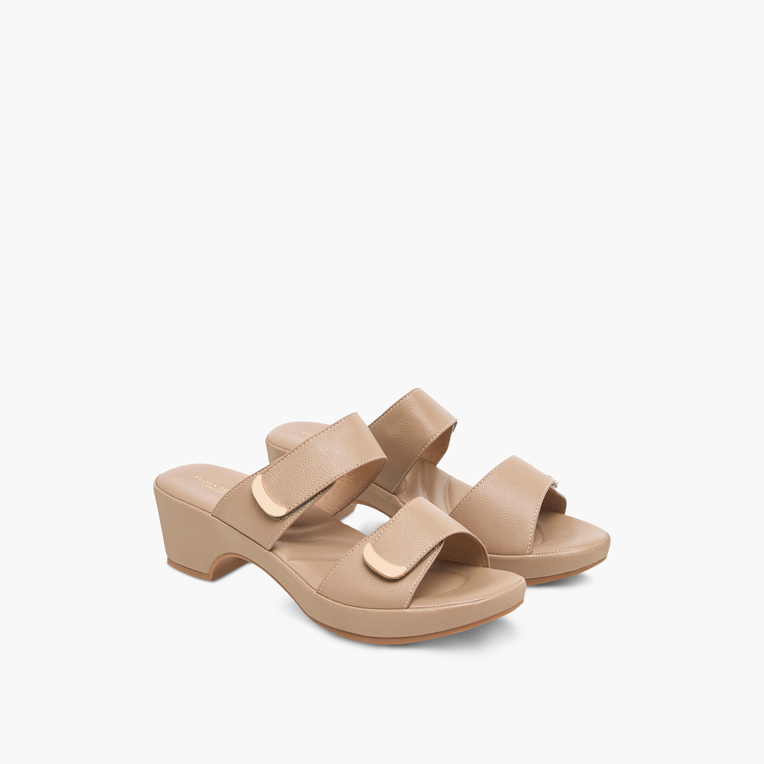 صندل بارز الملمس سهل الارتداء بكعب سميك من فلورا بيلا-women-shoes-sandals-heeled-image-11