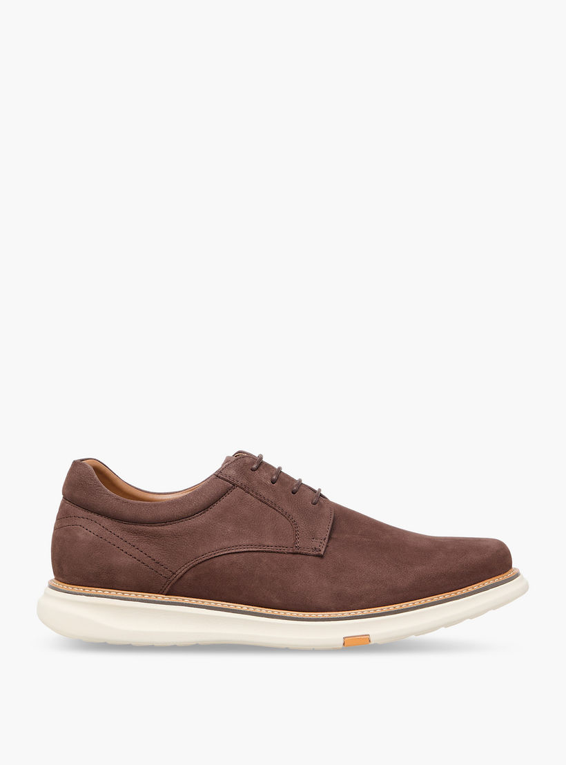 Le Confort Leather Solid Lace-Up Sneakers-men-shoes-sneakers-image-3