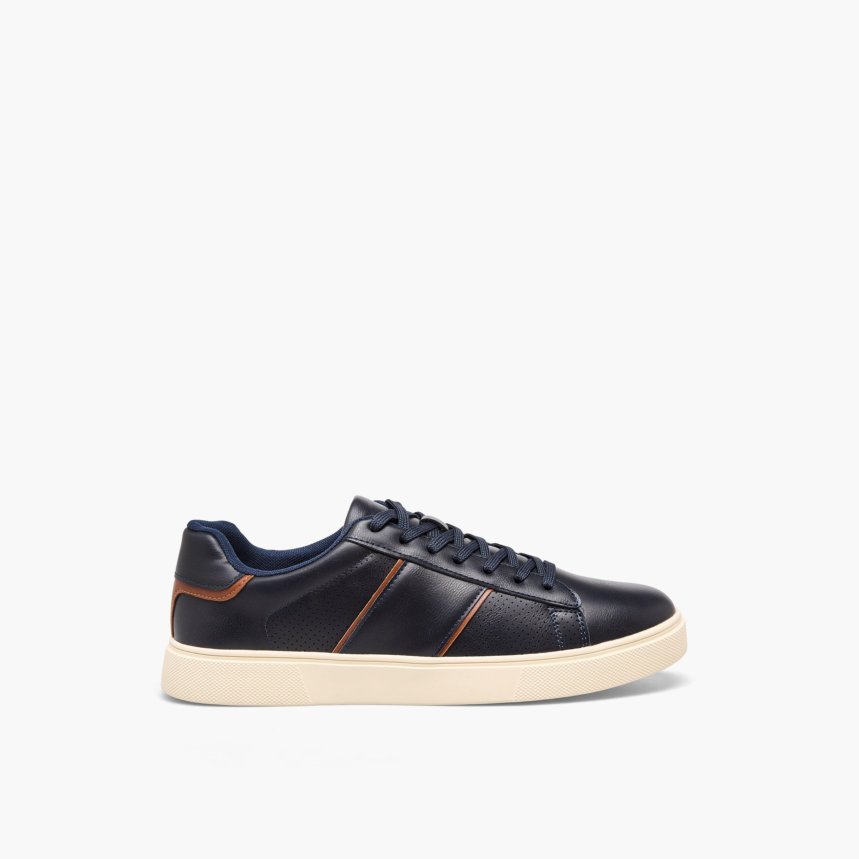 حذاء سنيكرز بطول الكاحل ورباط إغلاق للرجال من إل بي إل من شو إكسبريس-men-shoes-sneakers-image-3