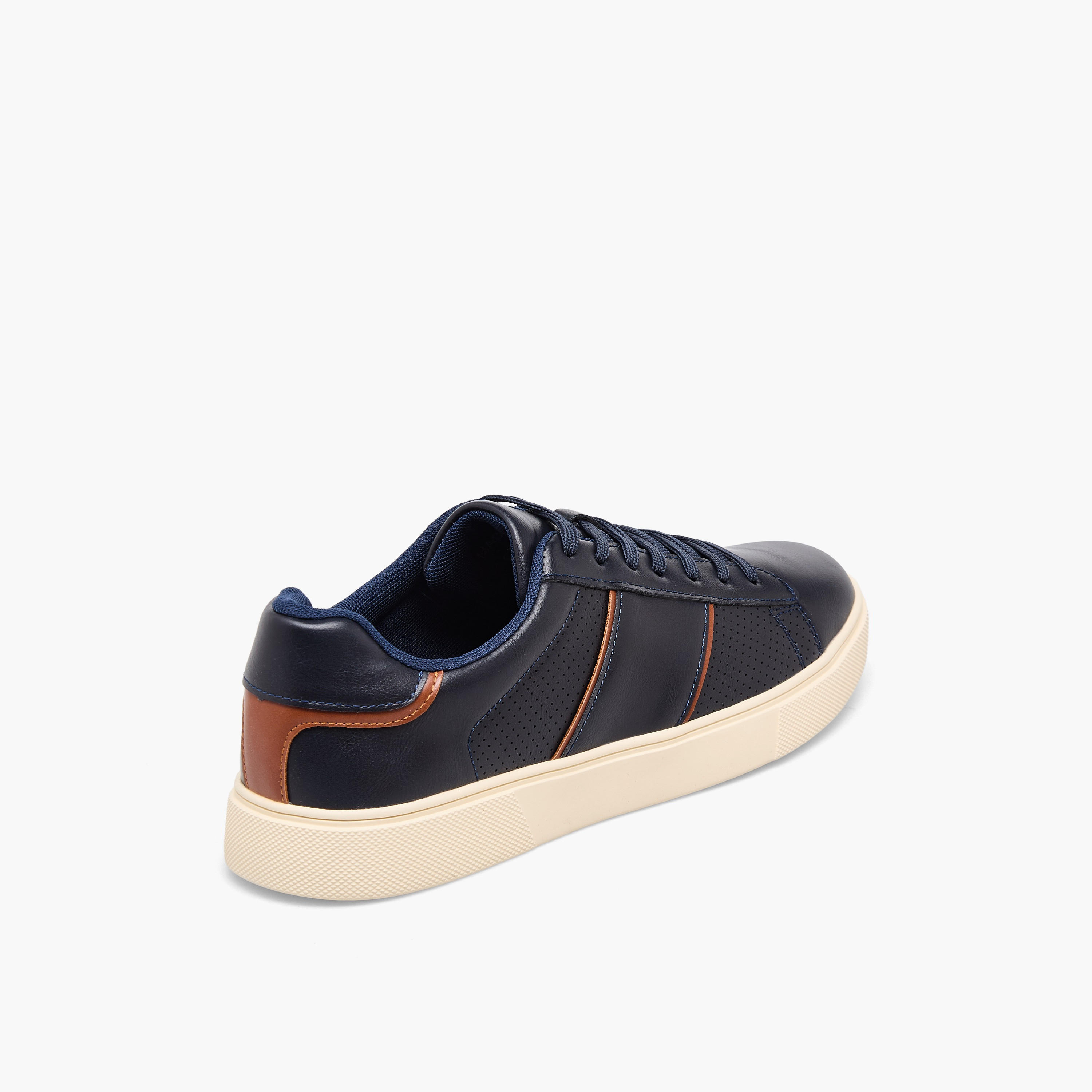 حذاء سنيكرز بطول الكاحل ورباط إغلاق للرجال من إل بي إل من شو إكسبريس-men-shoes-sneakers-image-6