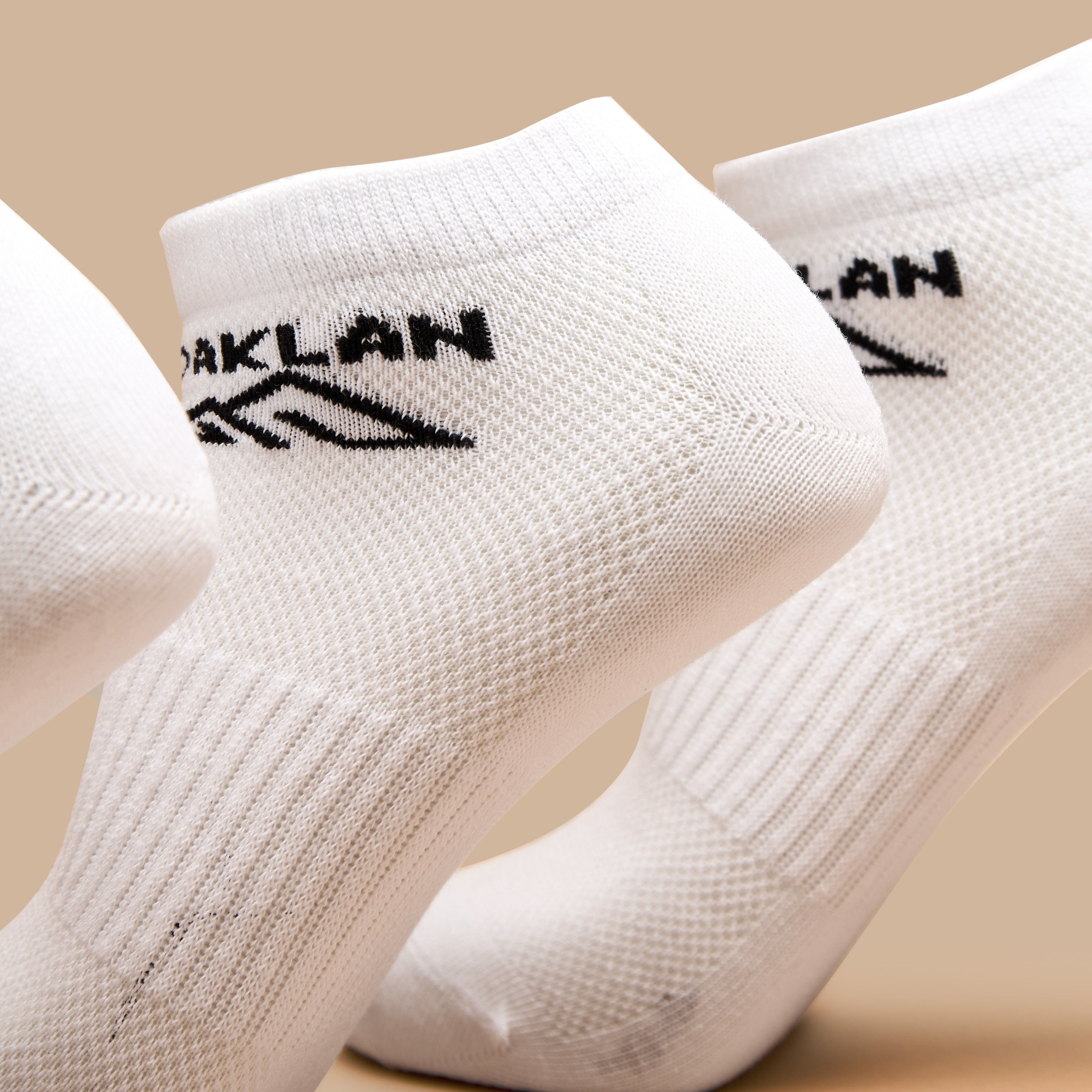 طقم جوارب بارزة الملمس 3 قطع بطول الكاحل من أوكلان من شو إكسبرس-women-socksandstockings-image-2