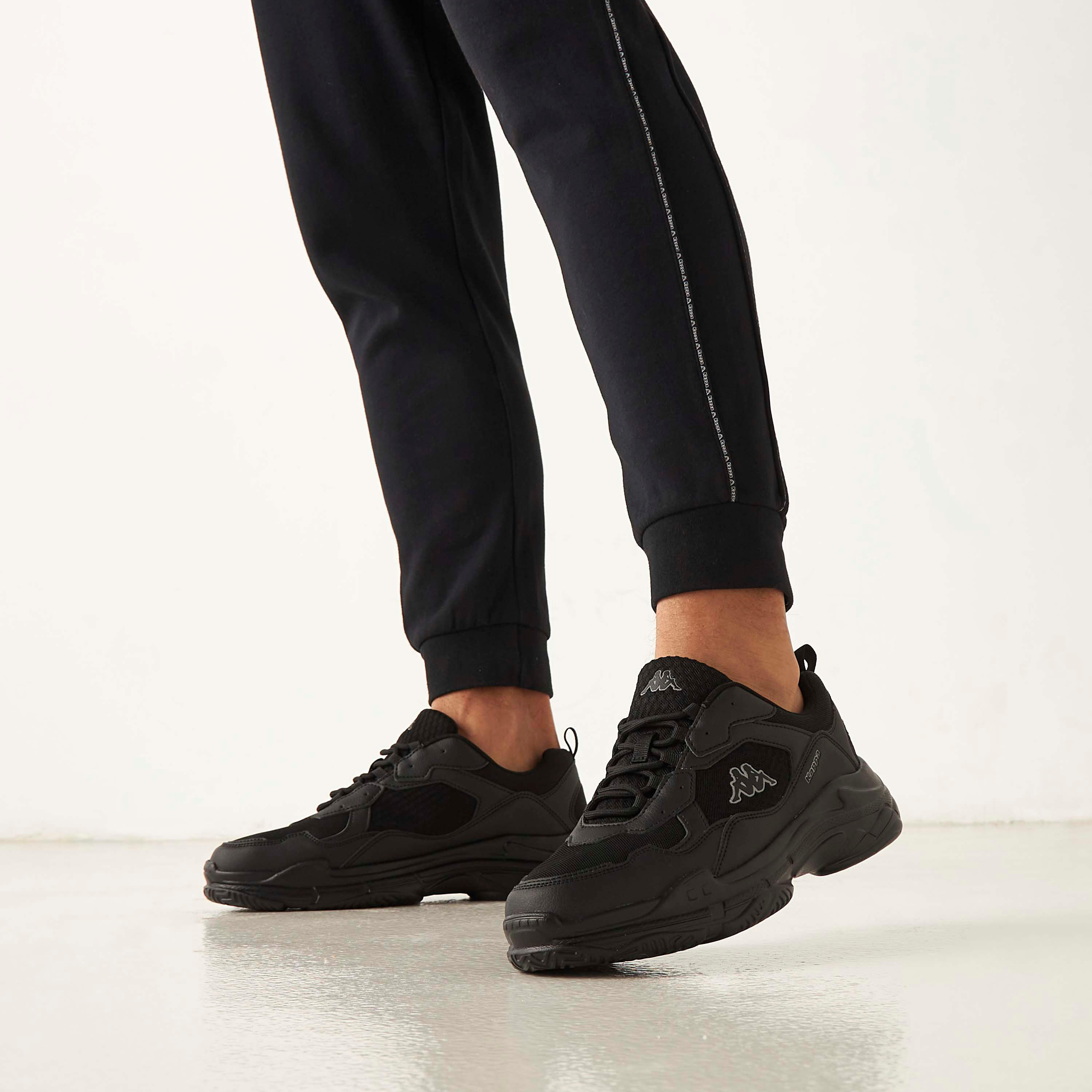 حذاء مشي برباط إغلاق بارز الملمس للرجال من كابا-sports-men-shoes-image-2