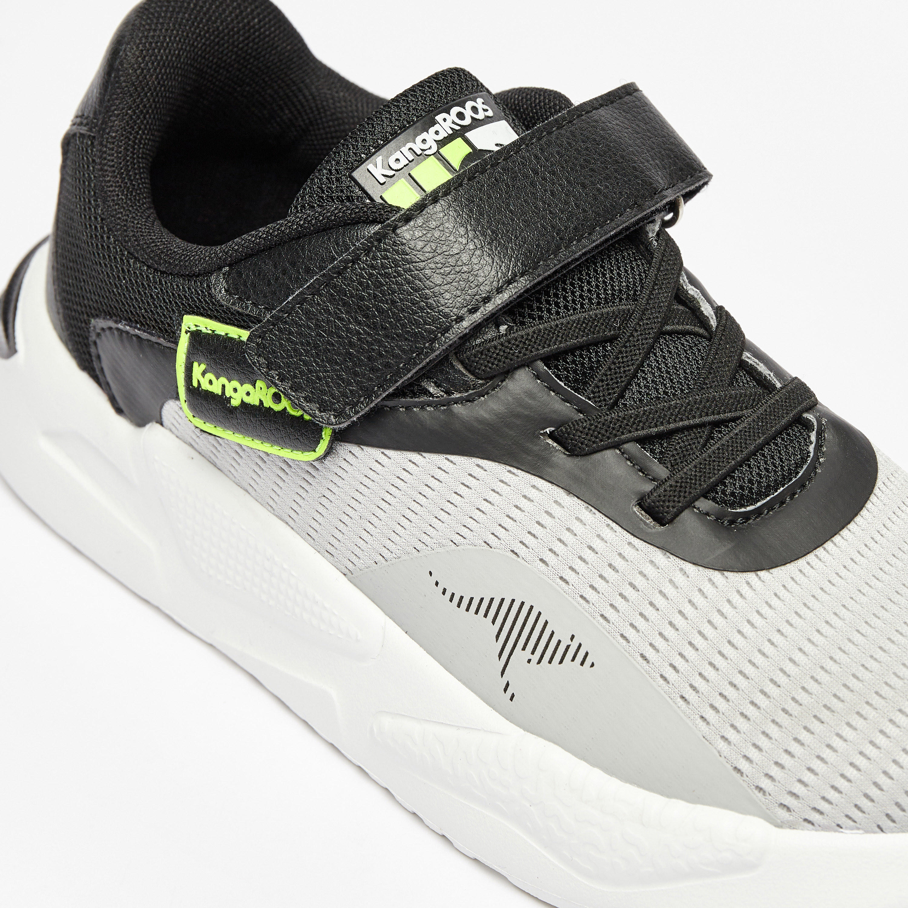 حذاء رياضي للأطفال بشريط إغلاق لاصق وبطانة من كانجاروس-sports-boys-shoes-image-5