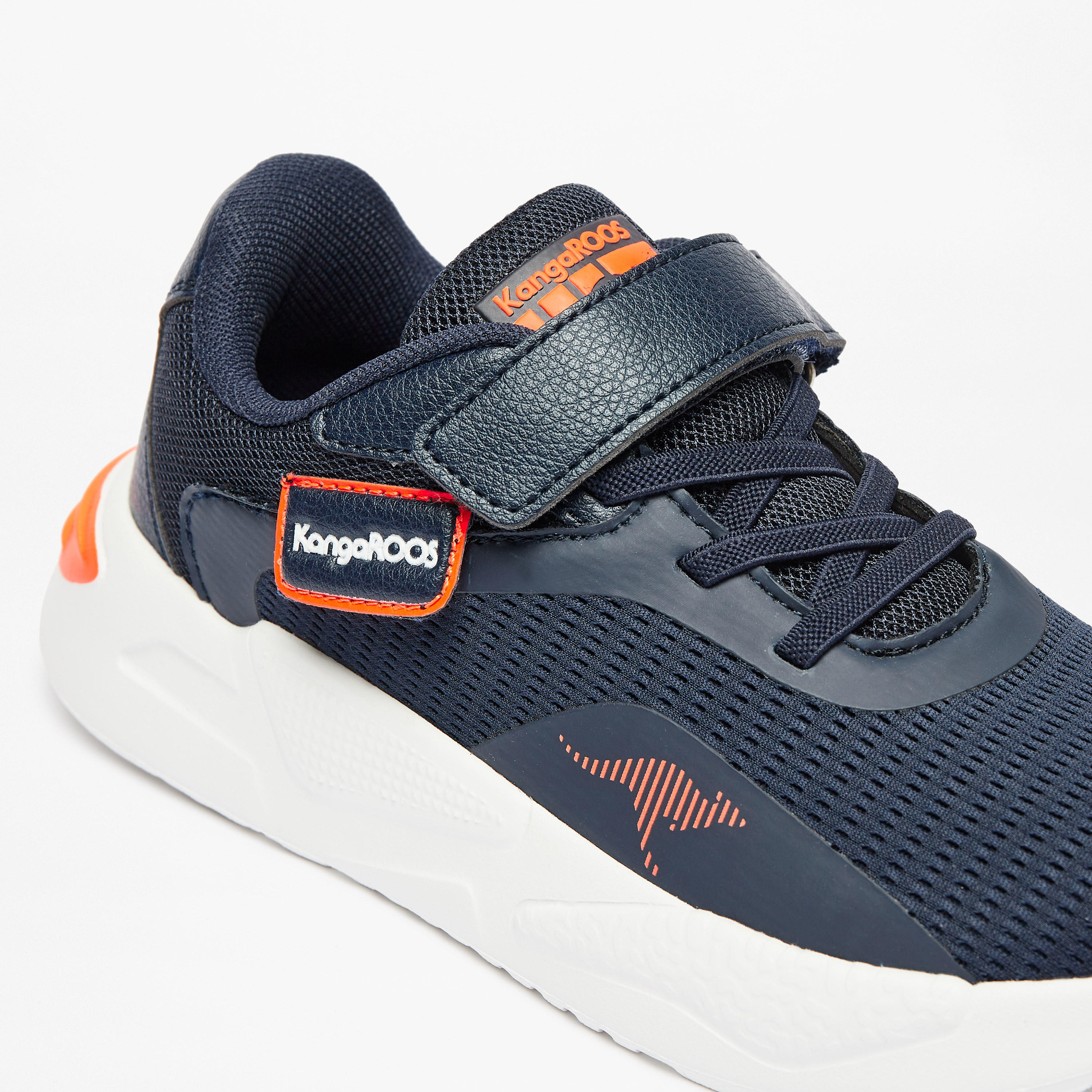 حذاء رياضي للأطفال بشريط إغلاق لاصق وبطانة من كانجاروس-sports-boys-shoes-image-10