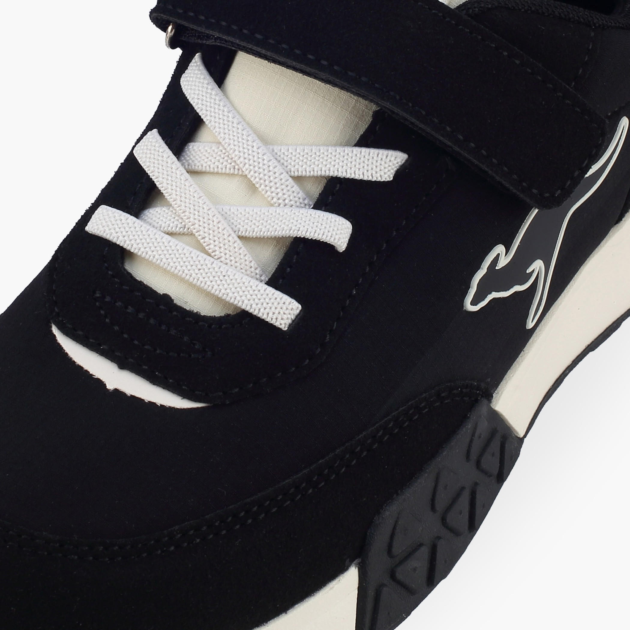 حذاء رياضي للأولاد بشريط لاصق من كانغاروز-boys-shoes-sneakers-image-4