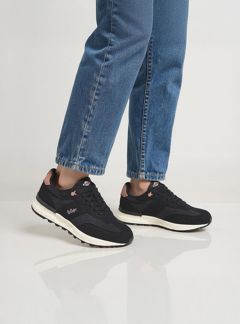 حذاء سنيكرز برباط إغلاق وبتفاصيل شعار للنساء من لي كوبر-women-shoes-sneakers-image-2