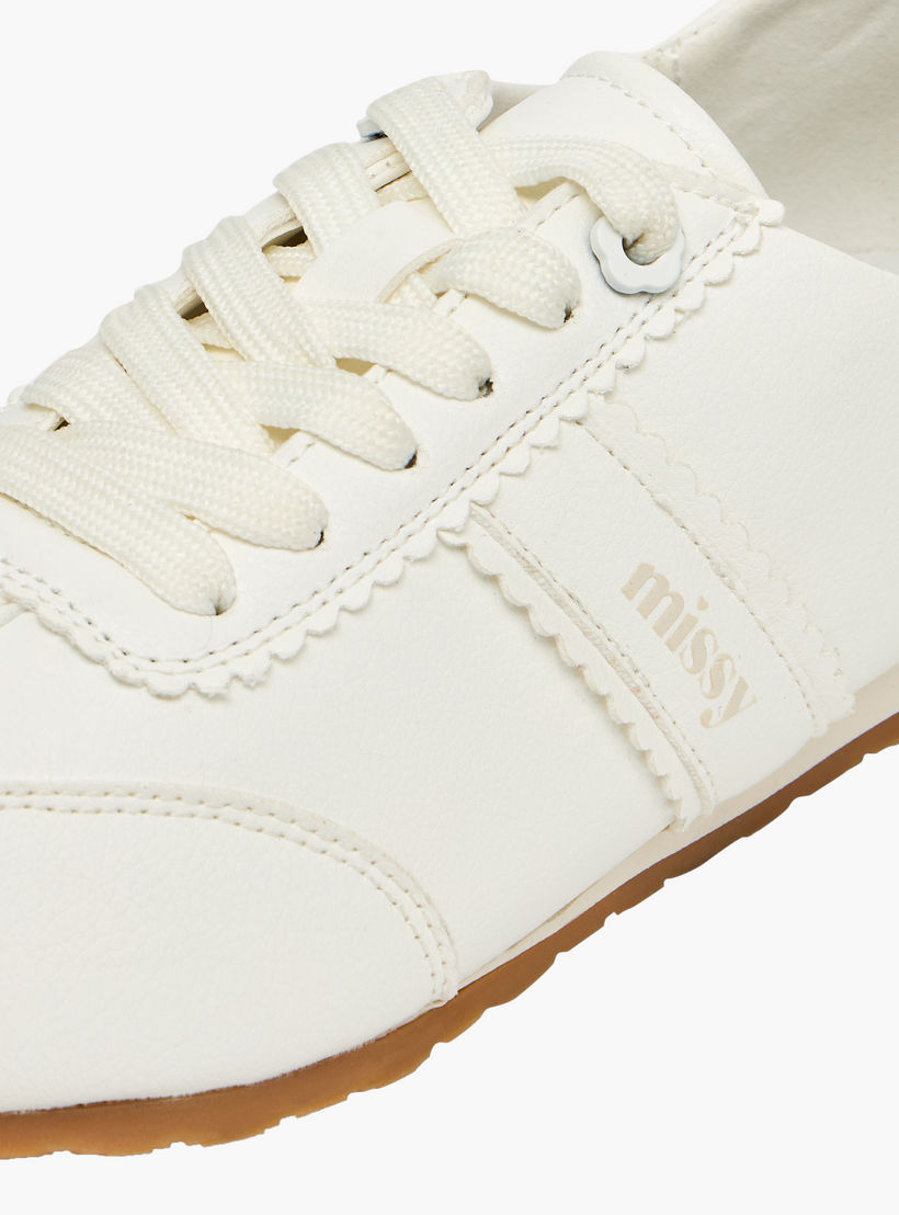 حذاء نسائي بكاحل مزود برباط وتقليم على شكل قوس من ميسي-women-shoes-sneakers-image-4