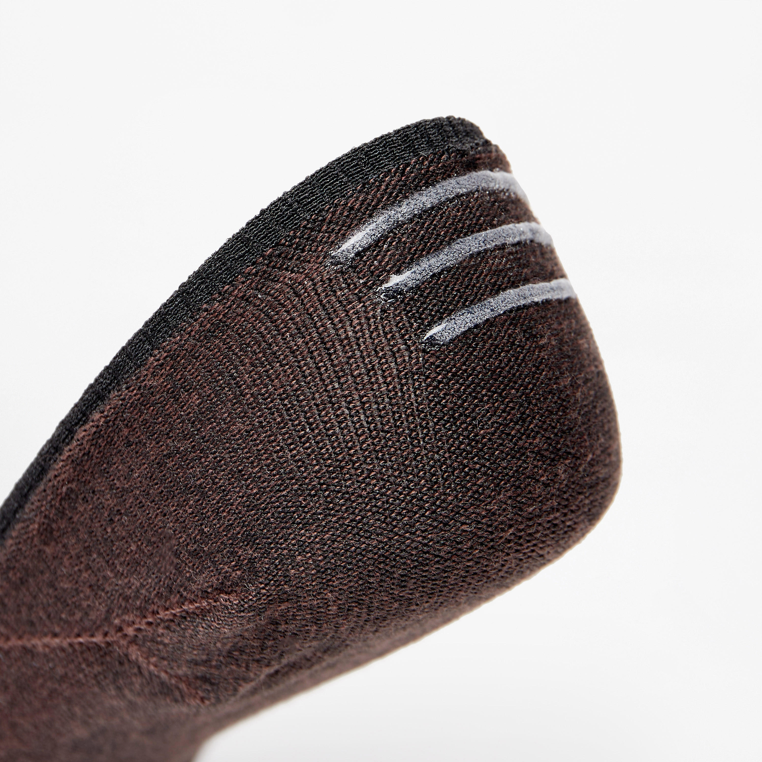 طقم جوارب 3 أزواج سادة غير مرئية من دوتشيني-men-socks-image-1