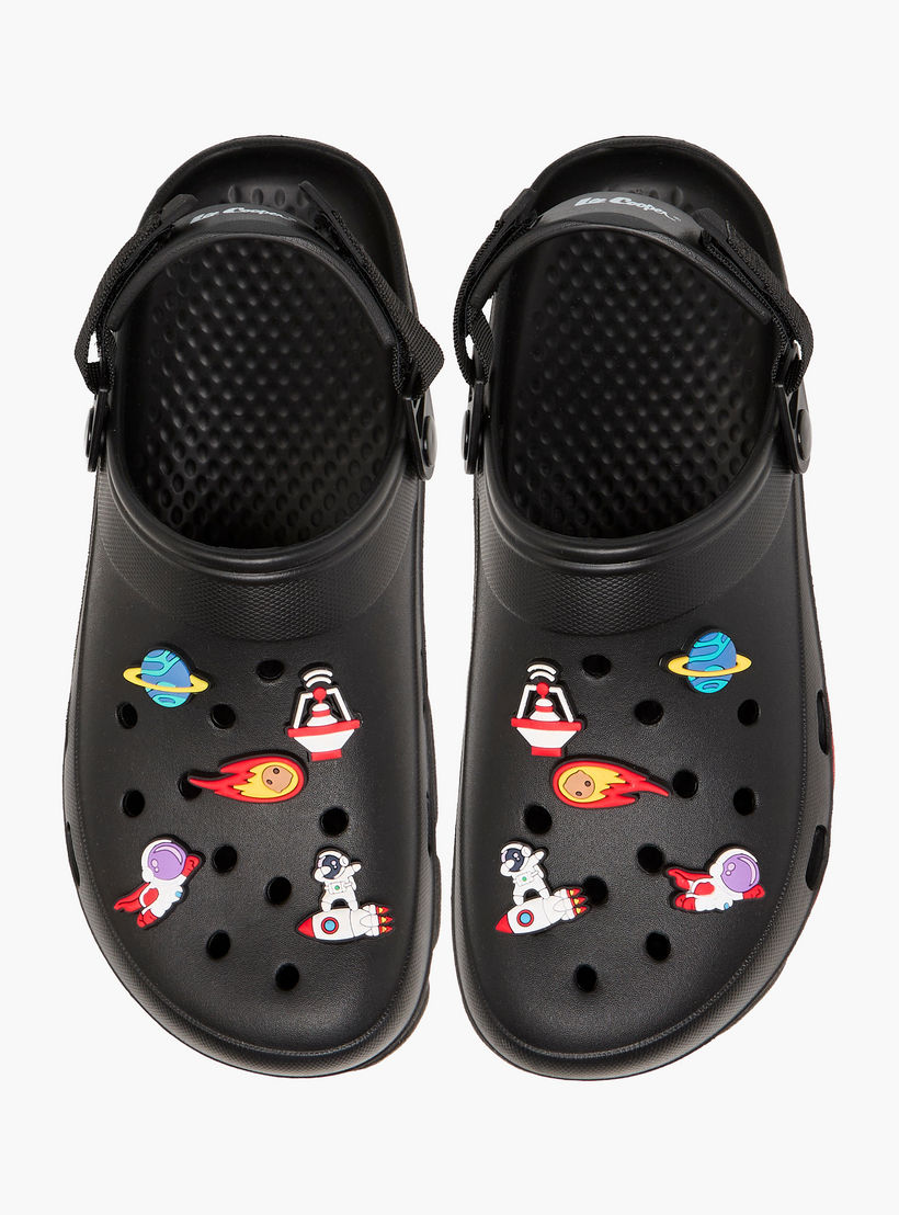صندل كلوج بحزام خلفي وزينة فضاء للرجال من لي كوبر-men-shoes-sandals-image-5