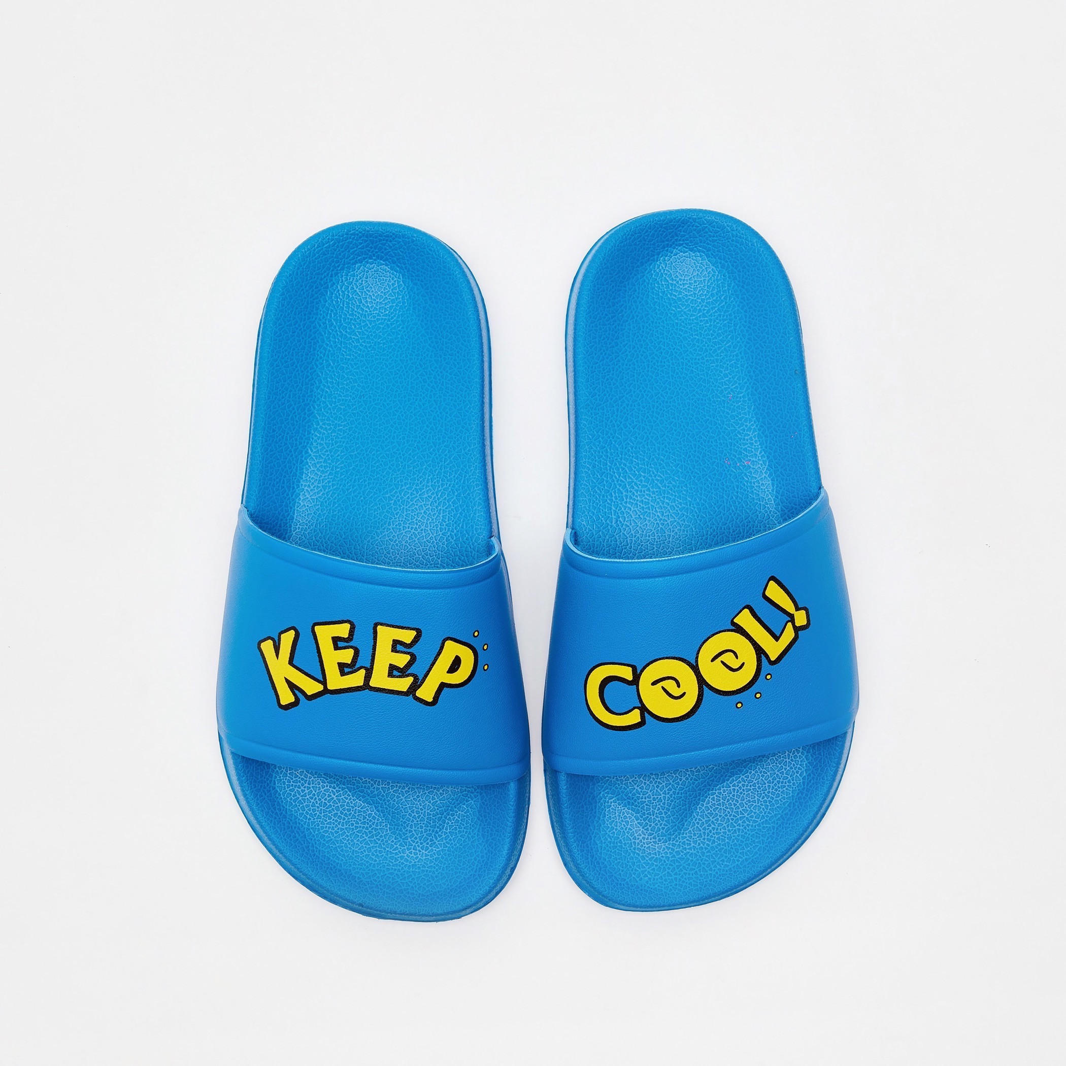 شبشب خفيف سهل الارتداء بطبعات تايبوجرافيك-boys-shoes-flipflopsandslides-image-1