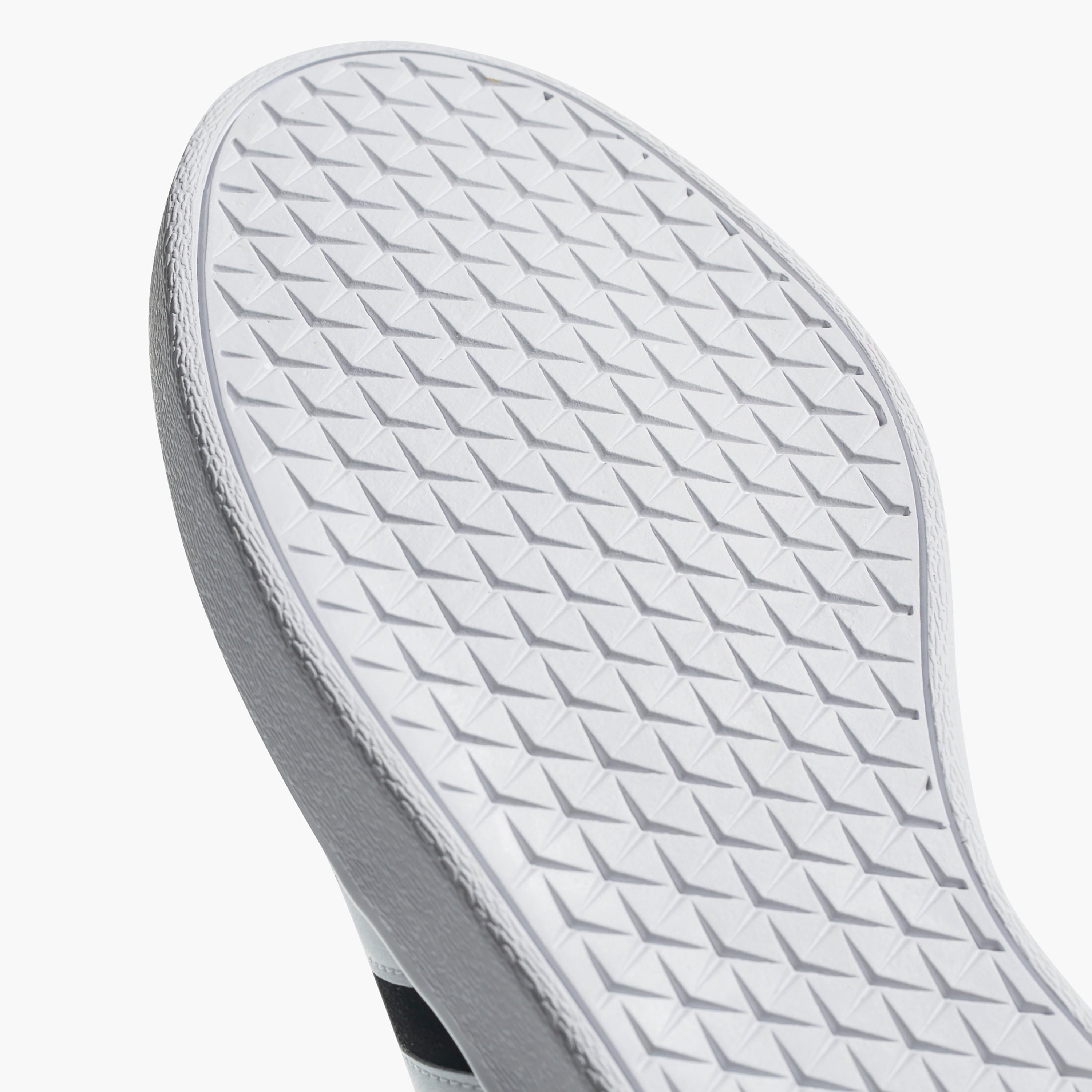 حذاء مشي برباط إغلاق للرجال من أديداس - في أل كورت 2.0-sports-men-shoes-image-7