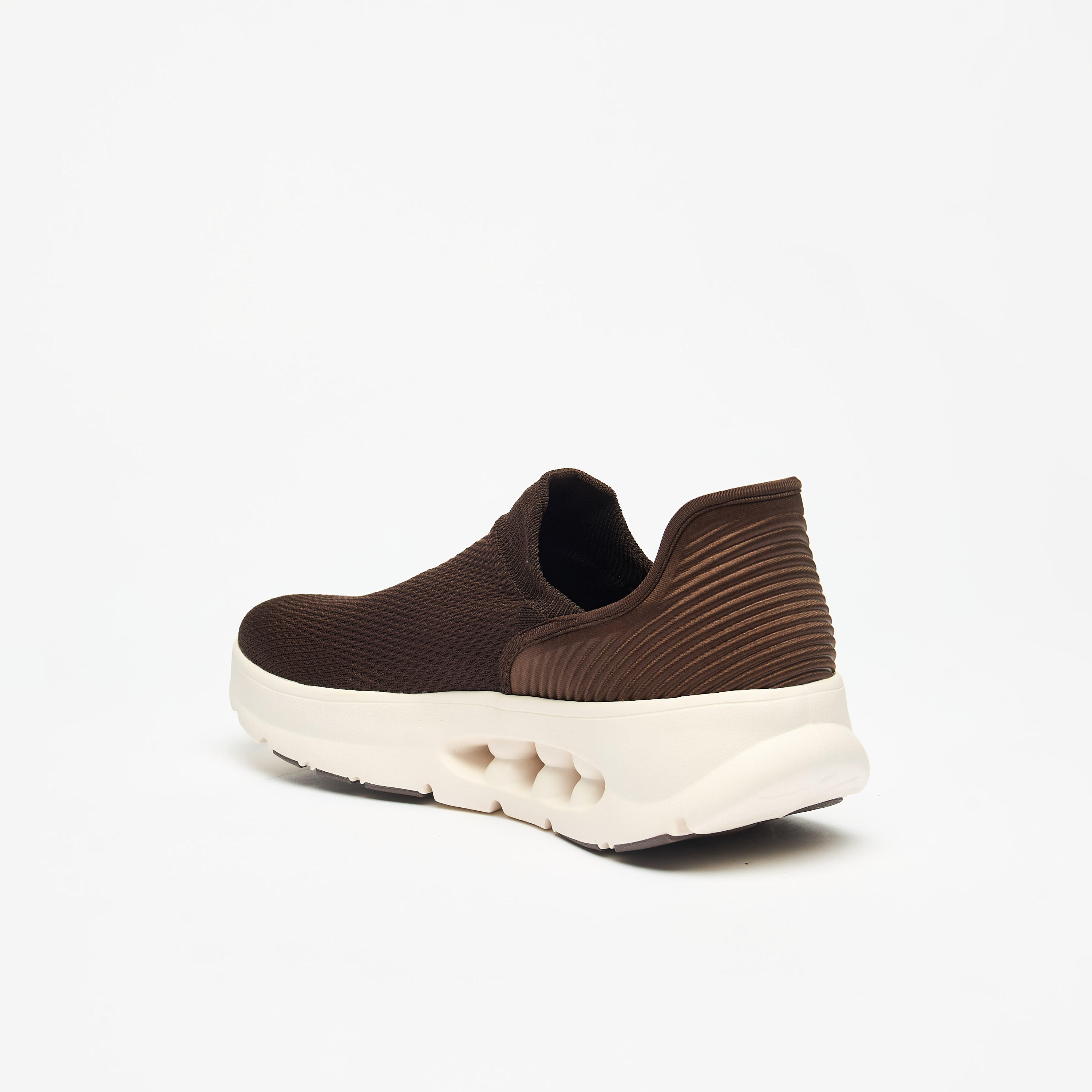 حذاء رياضي بارز الملمس وسهل الارتداء من داش-sports-men-shoes-image-12