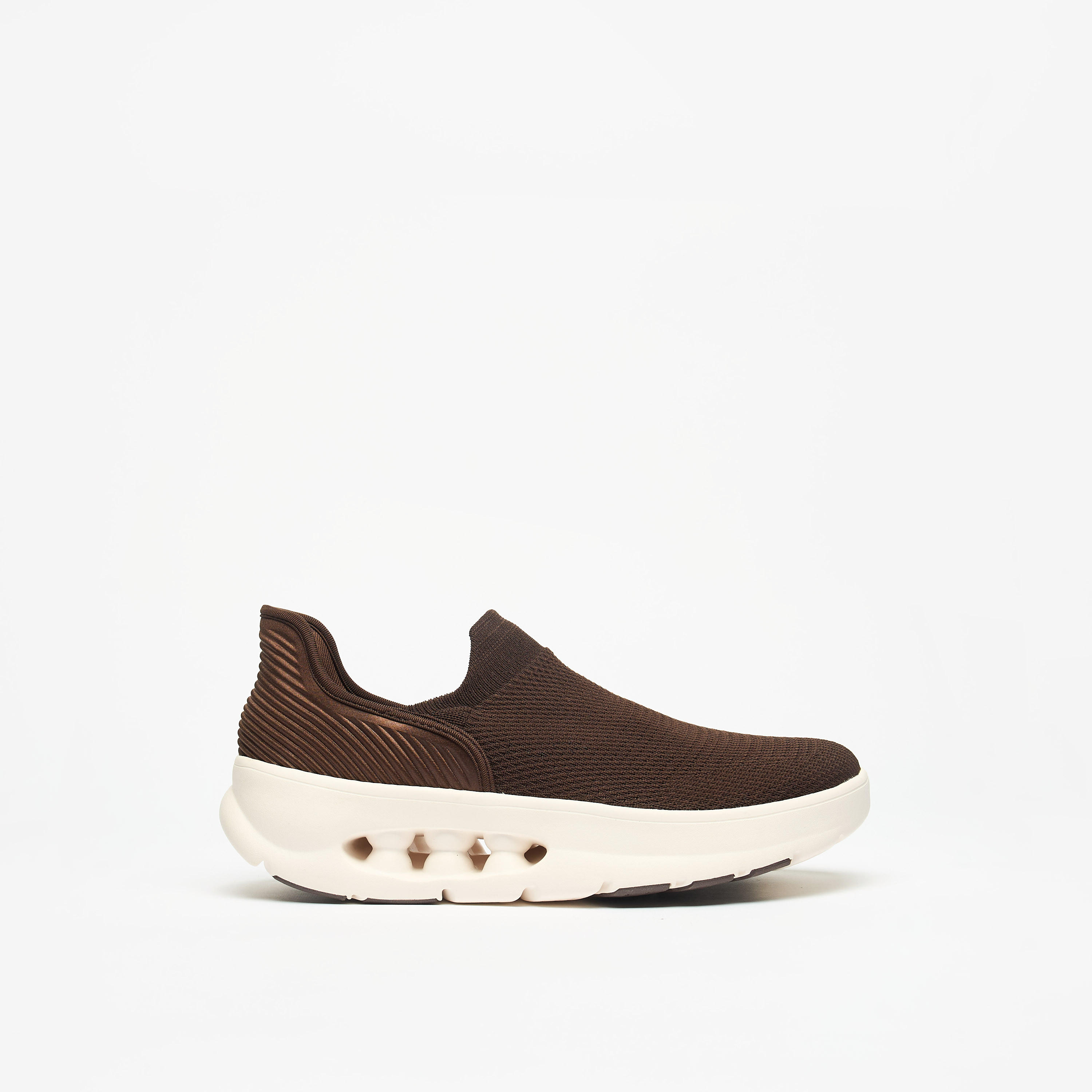 حذاء رياضي بارز الملمس وسهل الارتداء من داش-sports-men-shoes-image-13