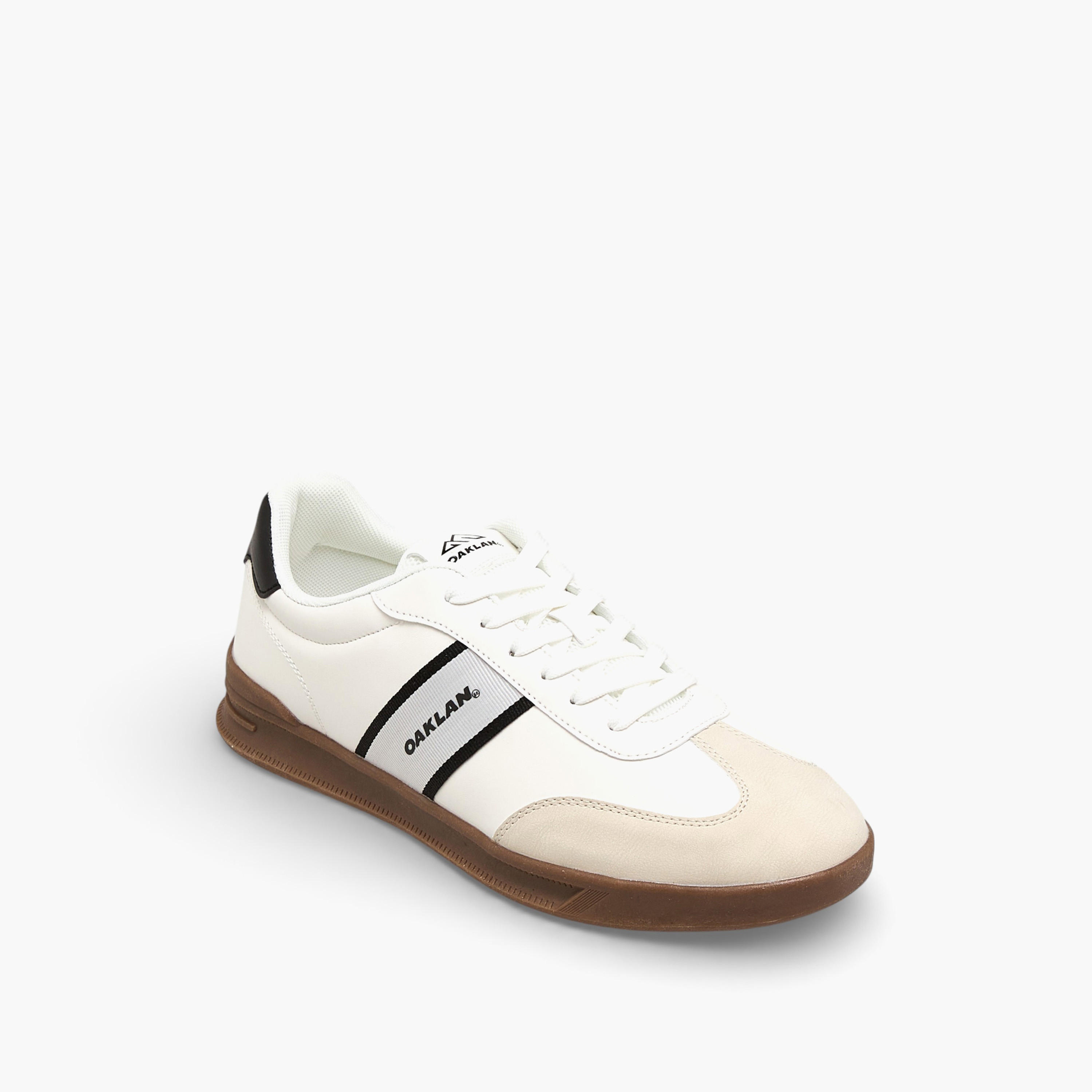 حذاء سنيكرز برباط إغلاق للرجال من أوكلان من شو إكسبربس-men-shoes-sneakers-image-2