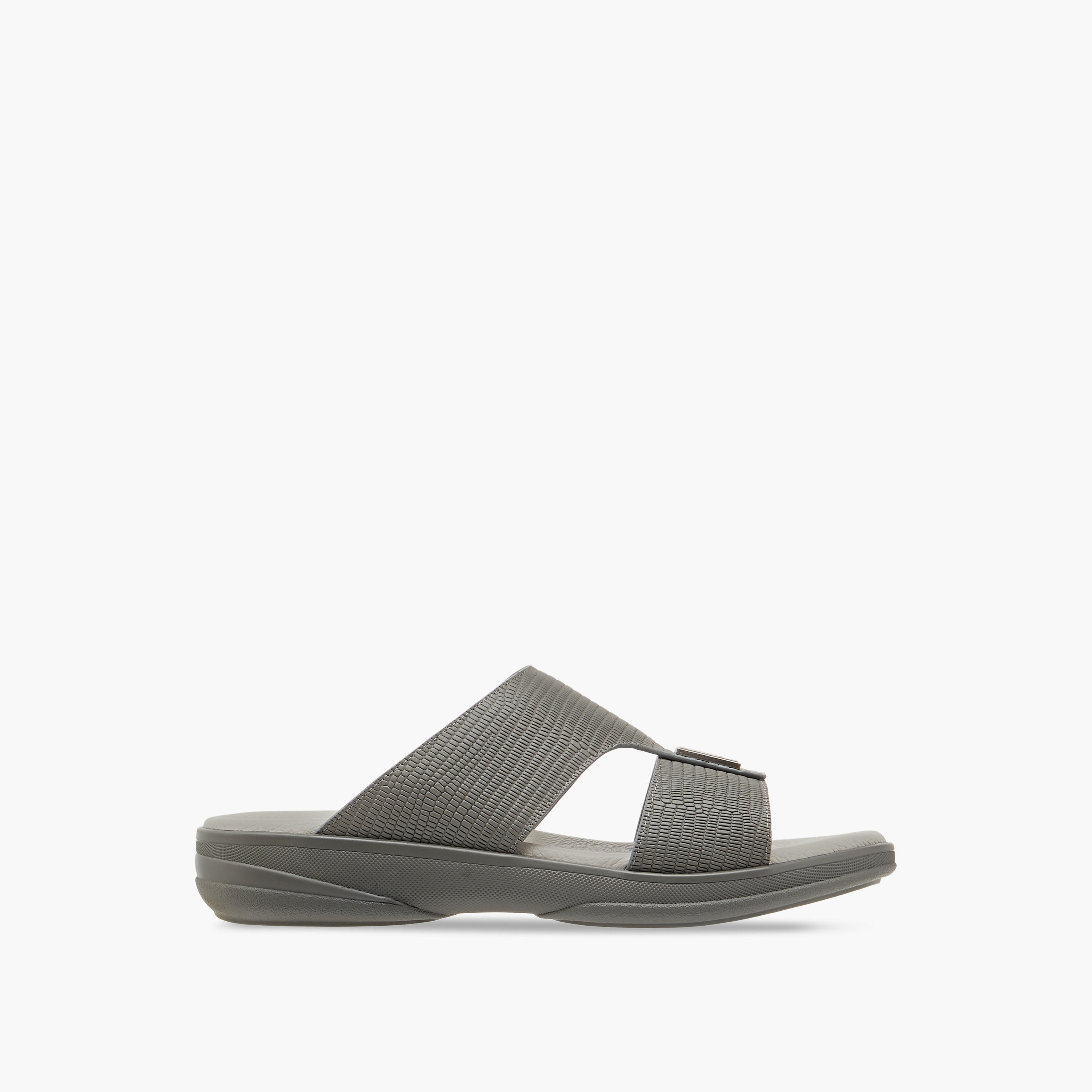 صندل عربي سهل الارتداء بتفاصيل شعار للرجال من دوتشيني-men-shoes-sandals-image-2
